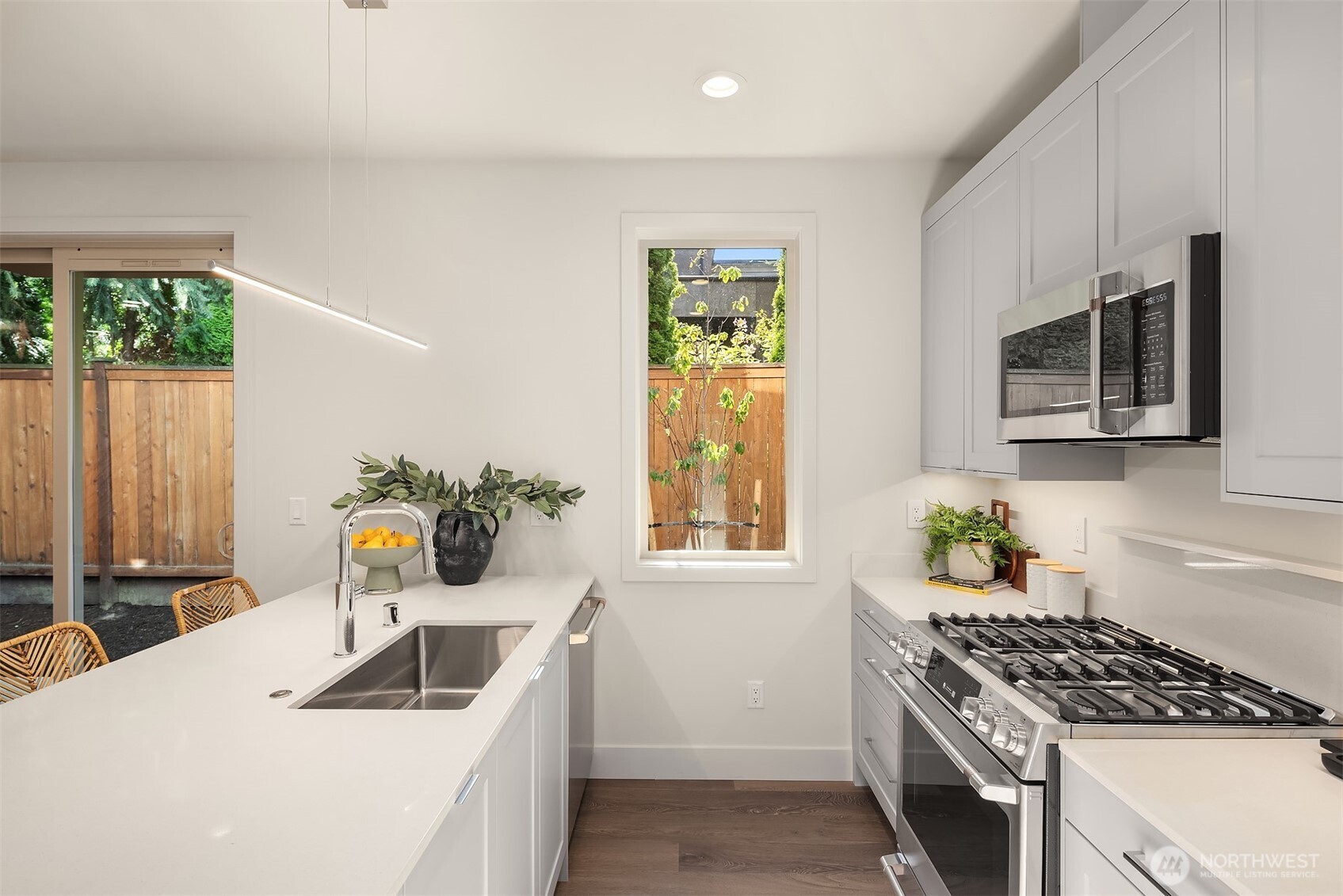 641 18th Avenue W, Kirkland, WA 98033