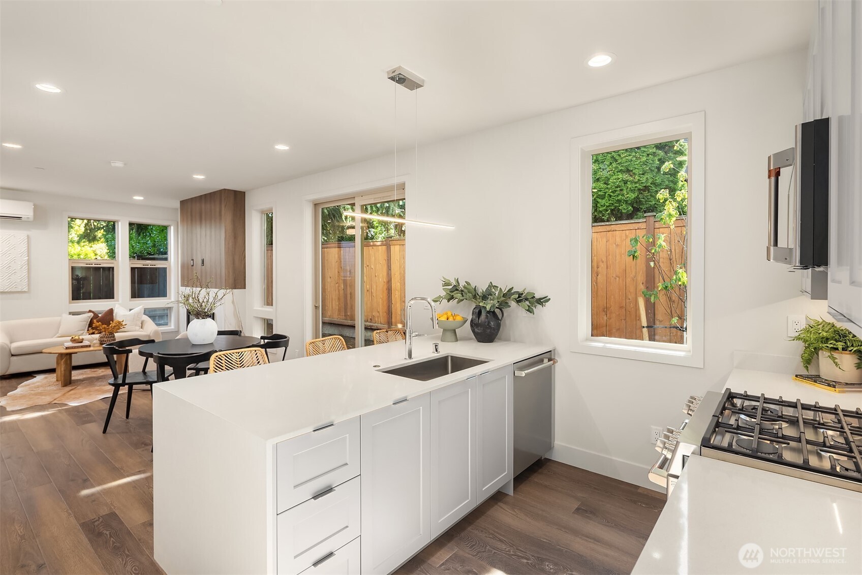 641 18th Avenue W, Kirkland, WA 98033