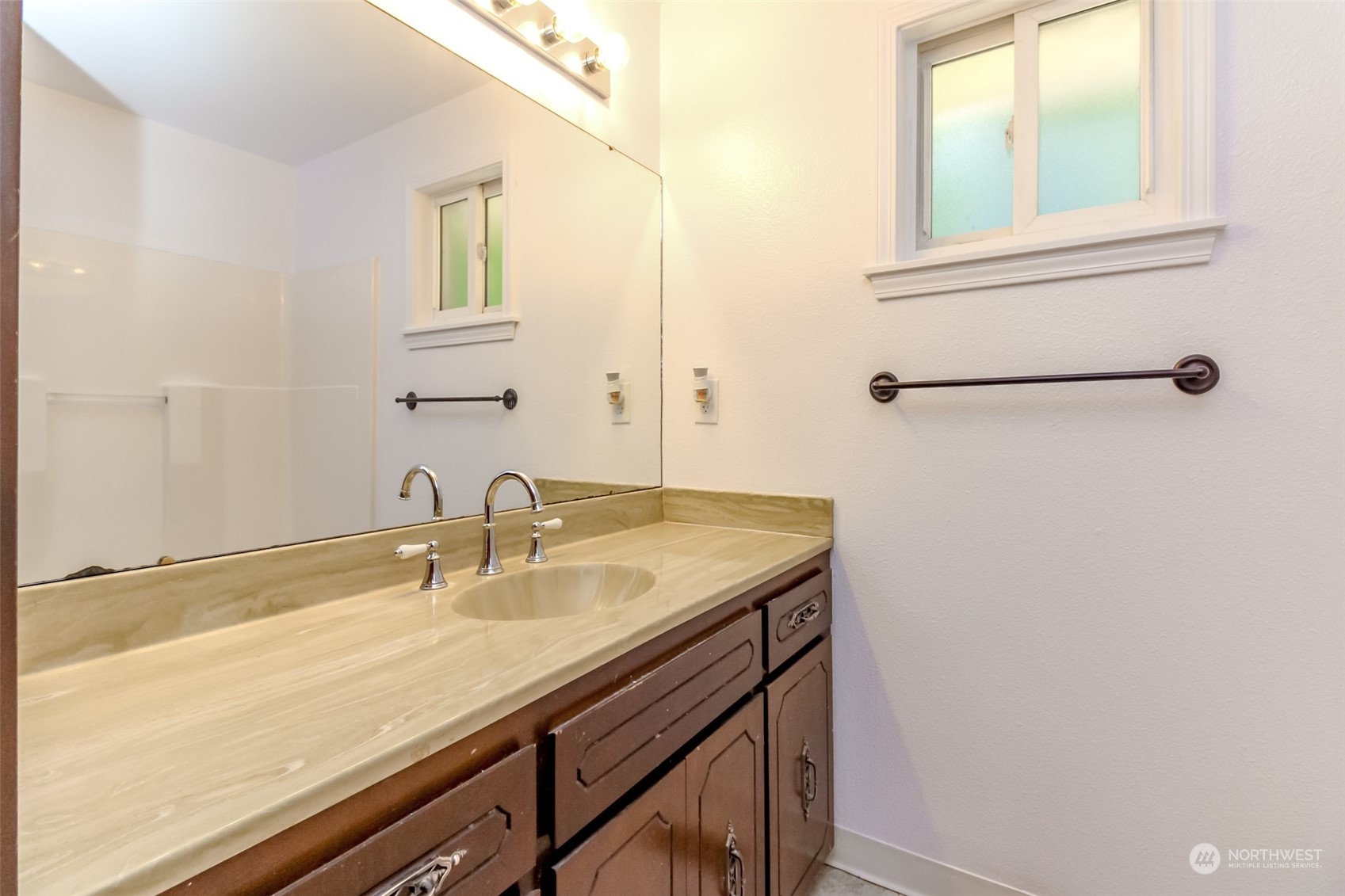 17407 36th Avenue E, Tacoma, WA 98446