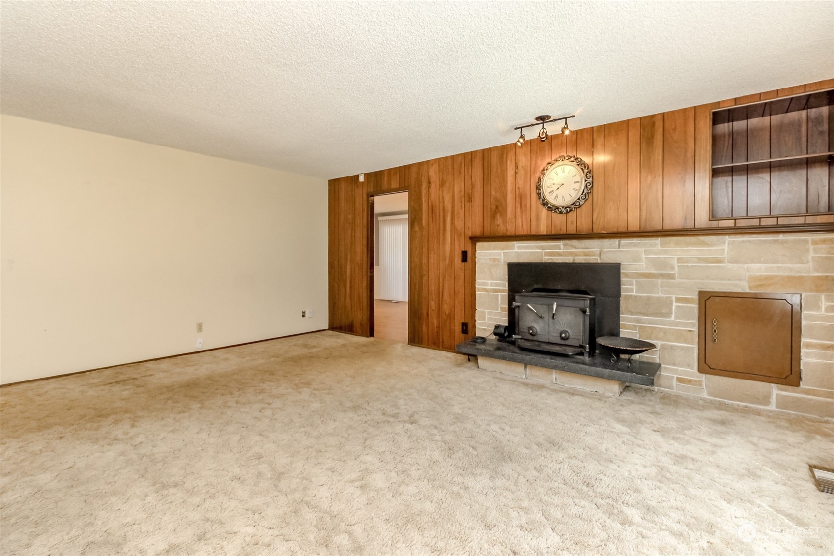 17407 36th Avenue E, Tacoma, WA 98446