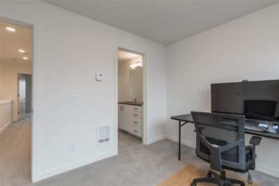32779 Madrona Avenue SE, Black Diamond, WA 98010-5052 - Photo 18