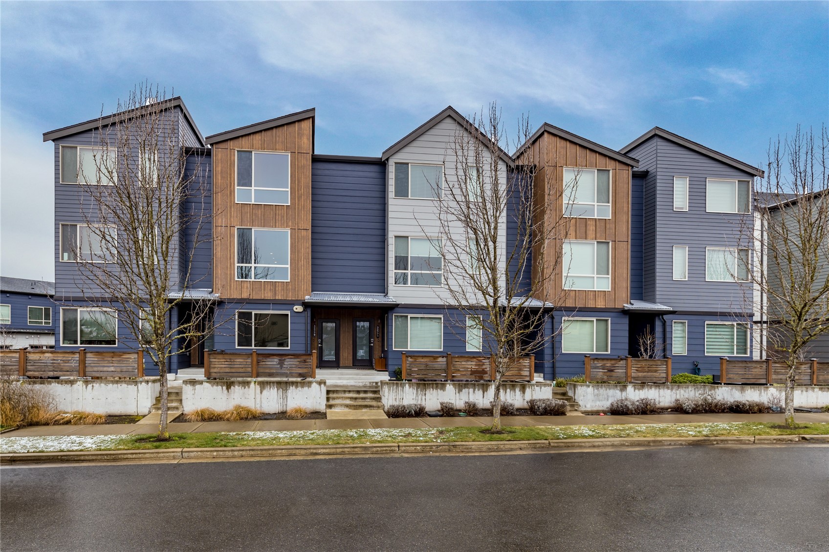 32779 Madrona Avenue SE, Black Diamond, WA 98010-5052