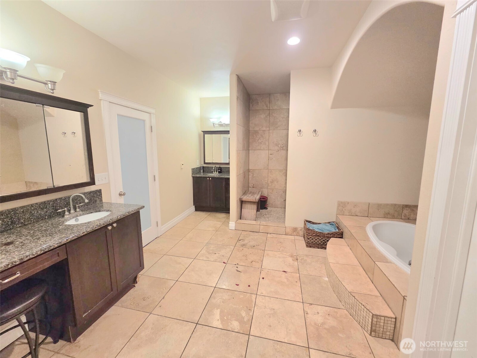 13711 Vickery Avenue E, Tacoma, WA 98446