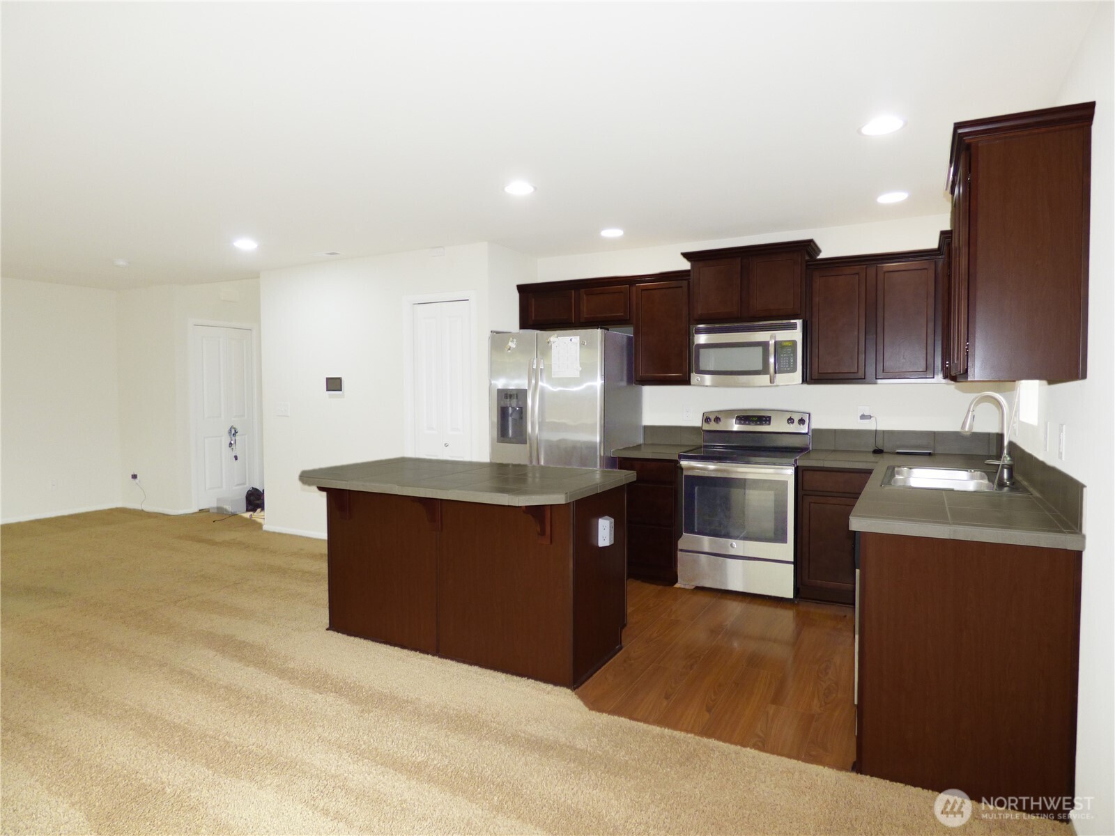 2720 13th Avenue NW, Puyallup, WA 98371