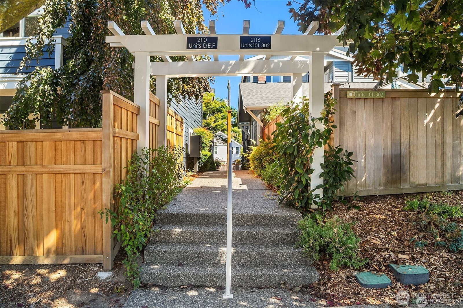 2116 California Avenue SW #201, Seattle, WA 98116