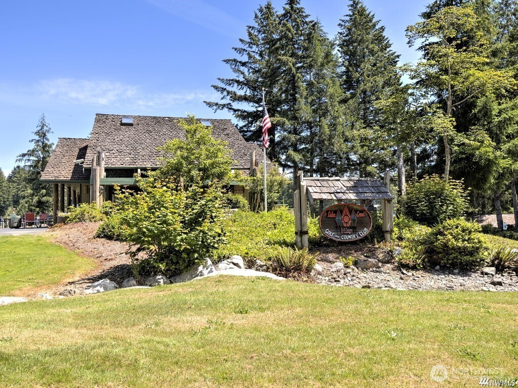200 E Soderberg Road , Allyn, WA 98524