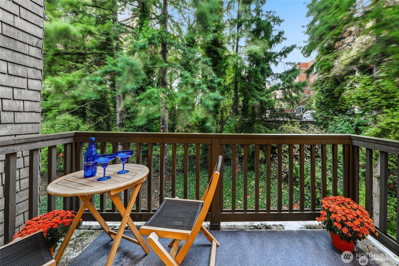 1940 N Northgate Way , Seattle, WA 98133