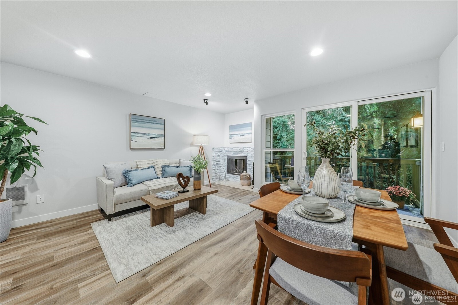 1940 N Northgate Way , Seattle, WA 98133