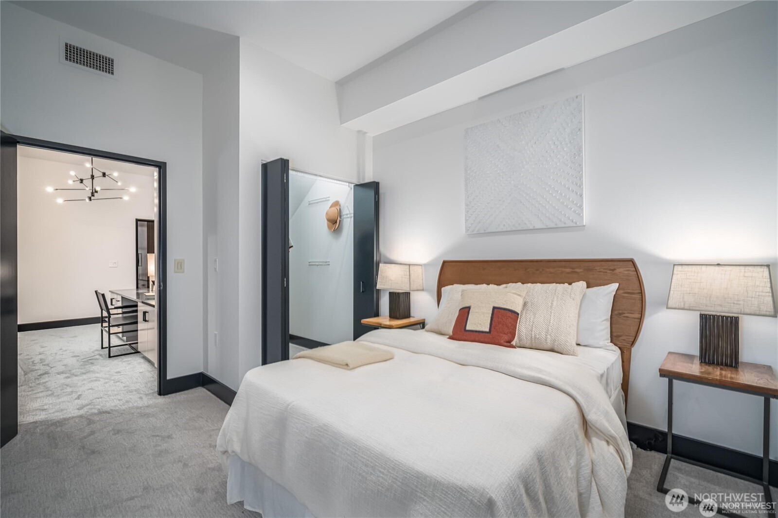 615 E Pike Street #303, Seattle, WA 98122