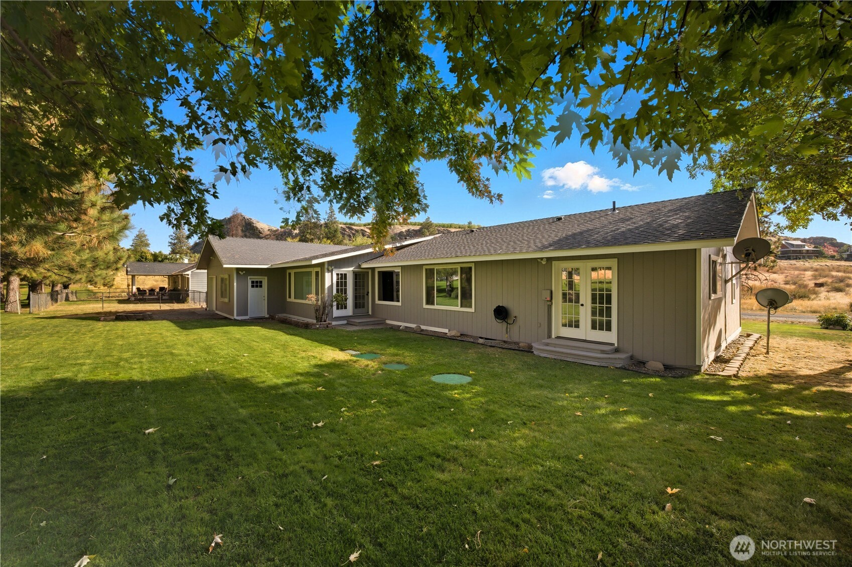 99 Golf Course Drive , Pateros, WA 98846