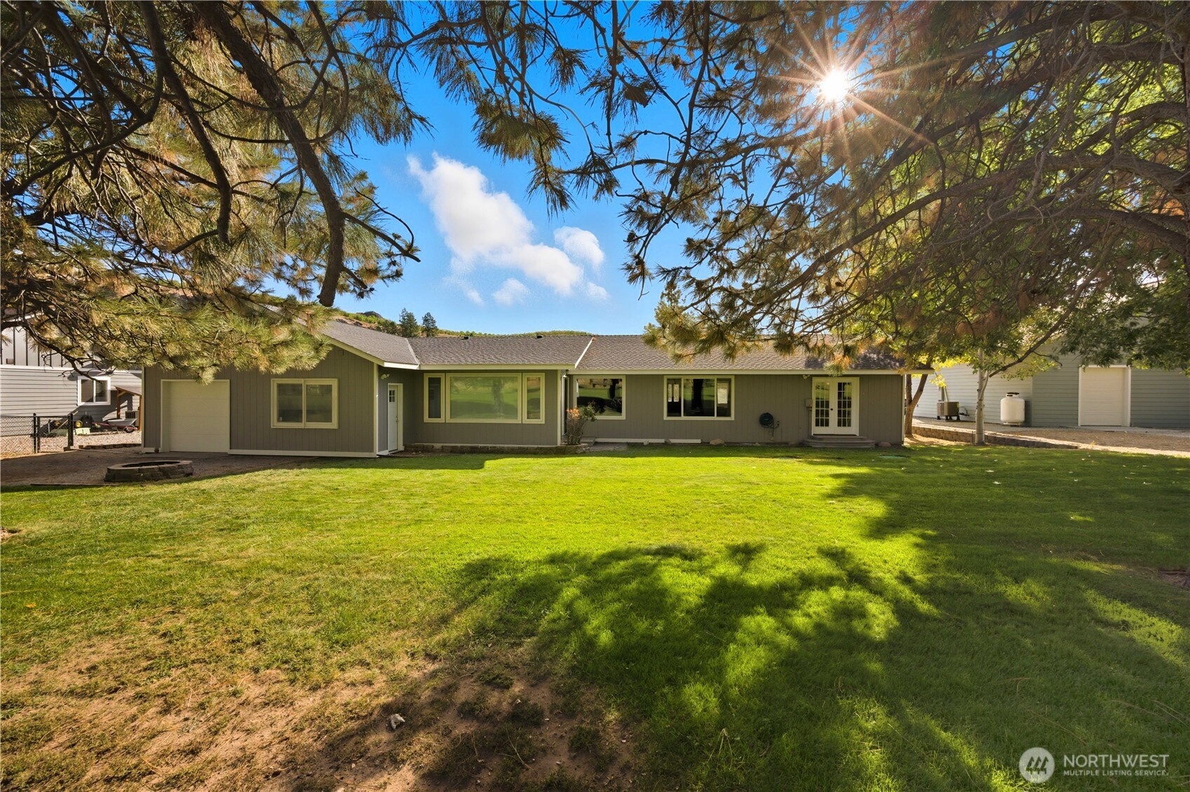 99 Golf Course Drive , Pateros, WA 98846