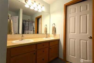 15826 104th Ave SE , Yelm, WA 98597 - Photo 11