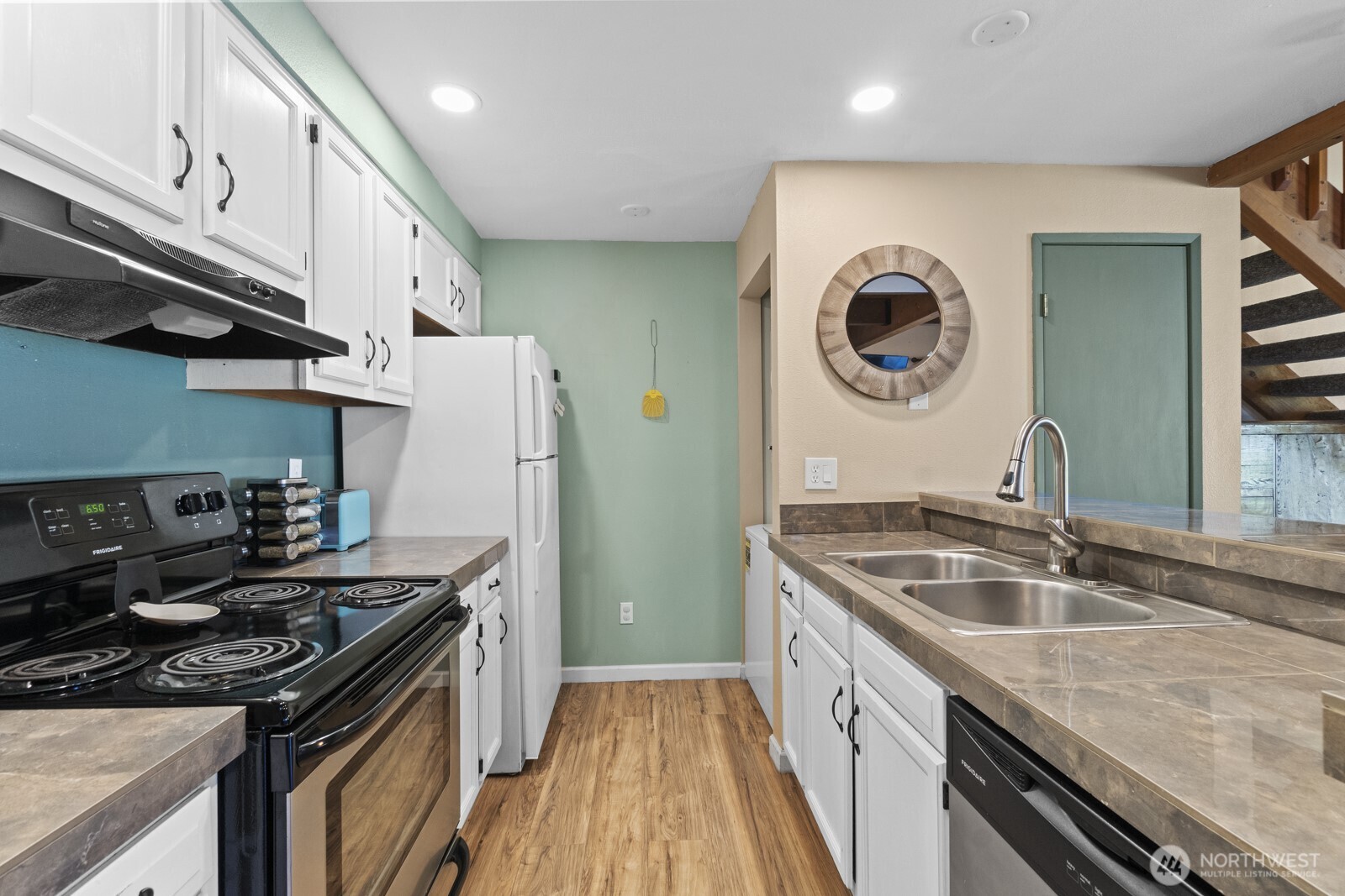 654 Malibu Dr SE , Lacey, WA 98503