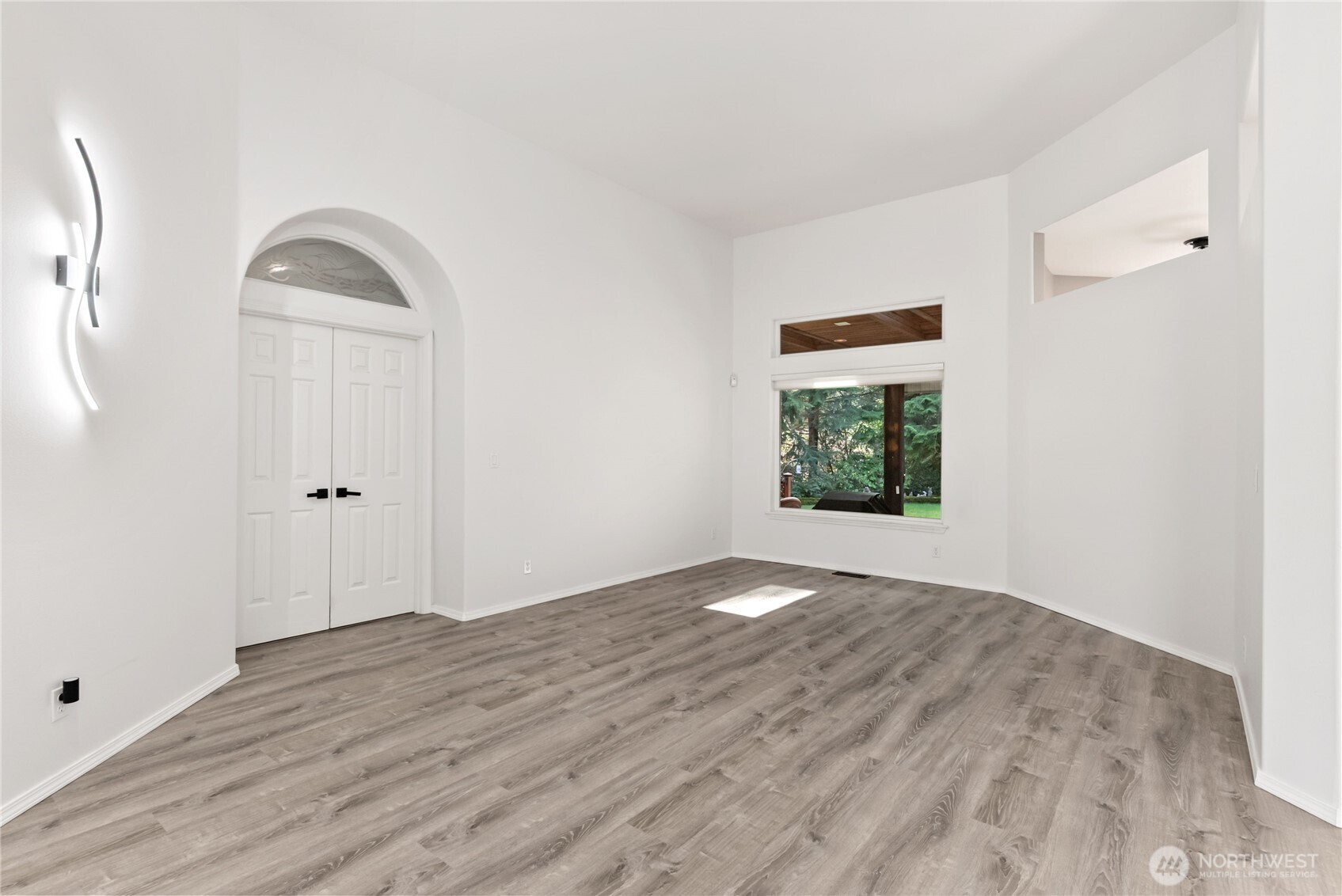 7094 SW Dundee Court , Port Orchard, WA 98367