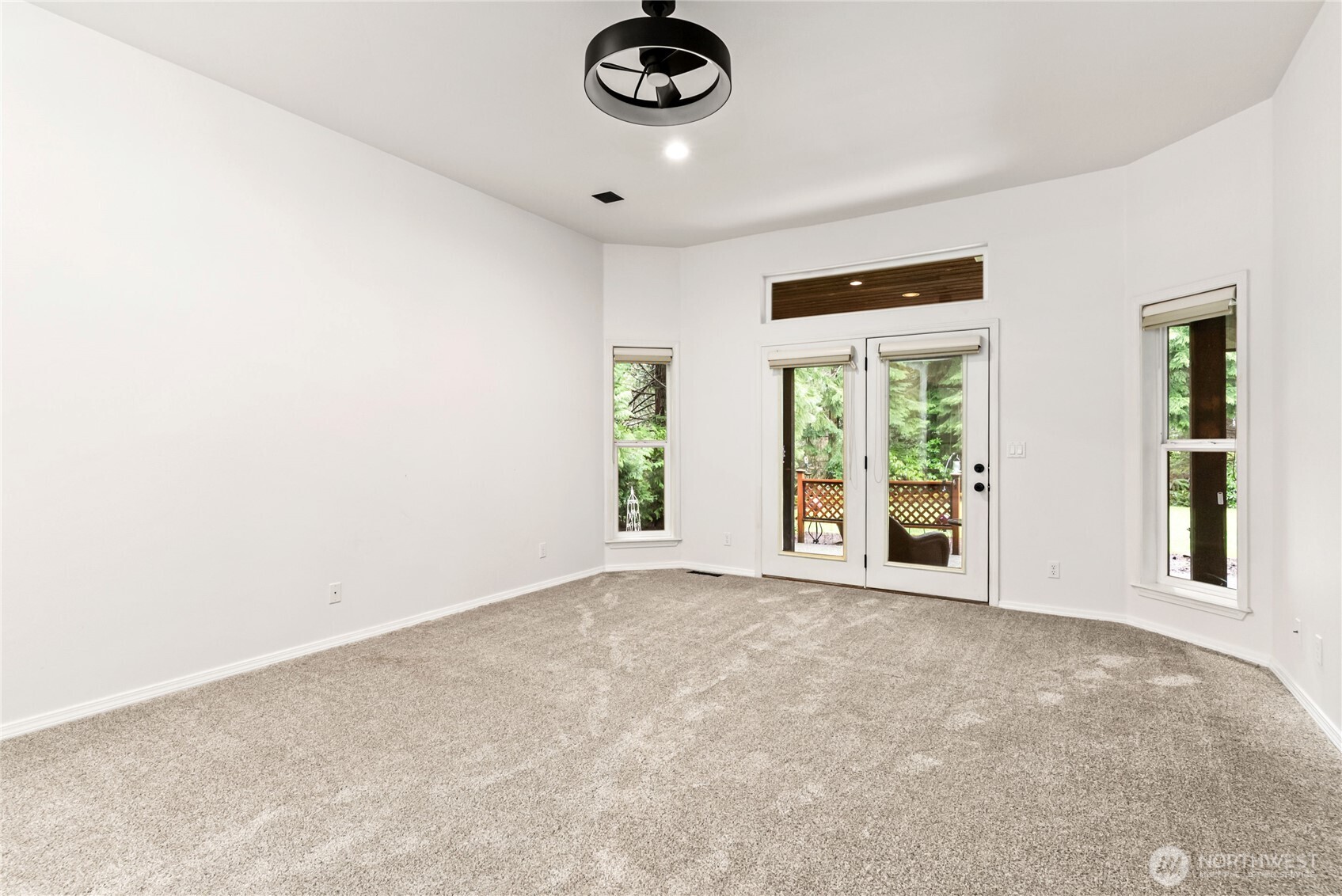 7094 SW Dundee Court , Port Orchard, WA 98367