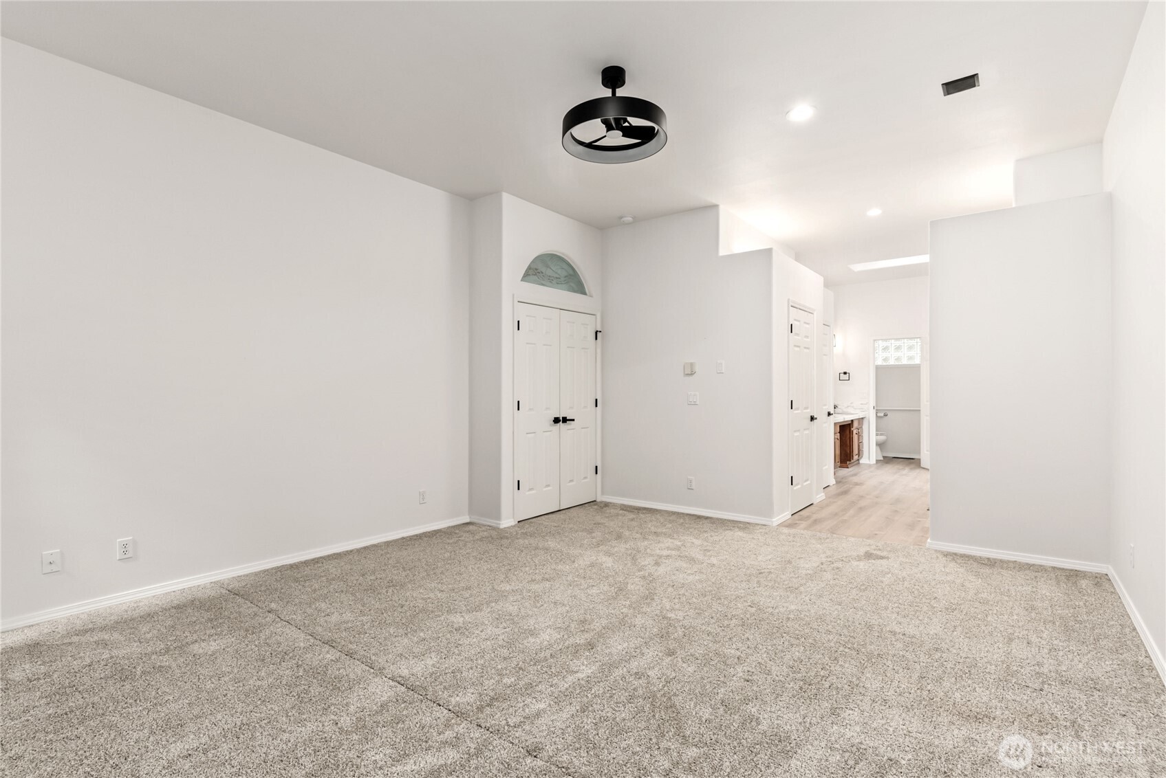 7094 SW Dundee Court , Port Orchard, WA 98367