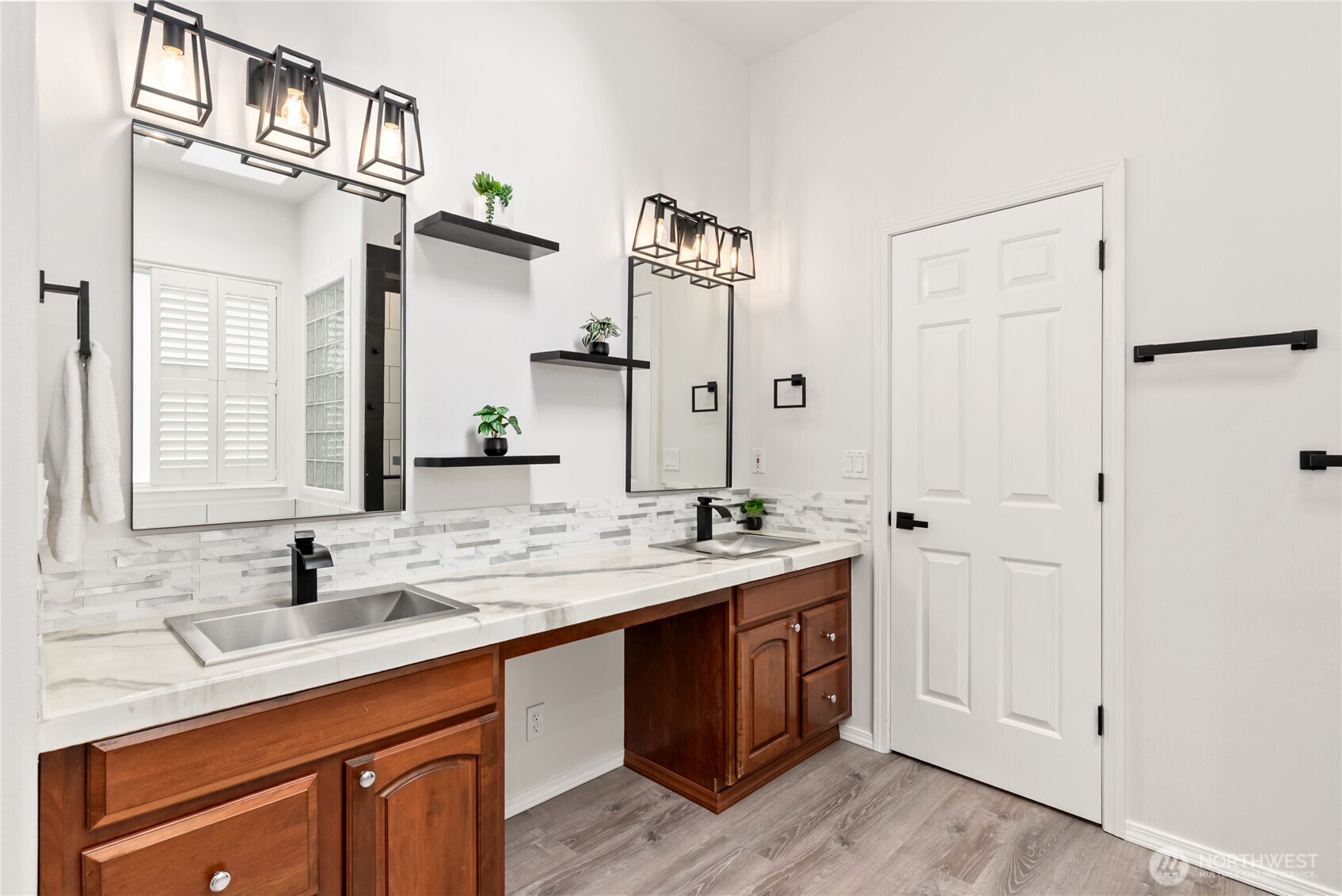 7094 SW Dundee Court , Port Orchard, WA 98367