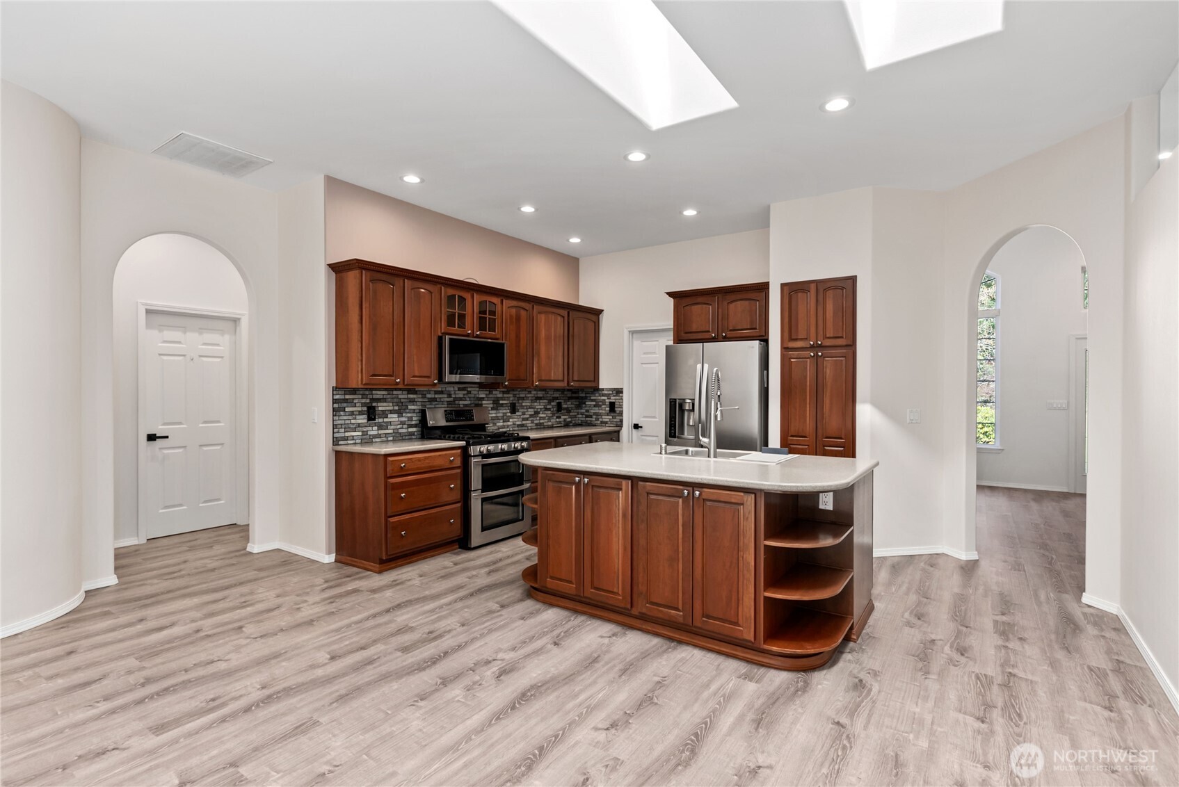 7094 SW Dundee Court , Port Orchard, WA 98367