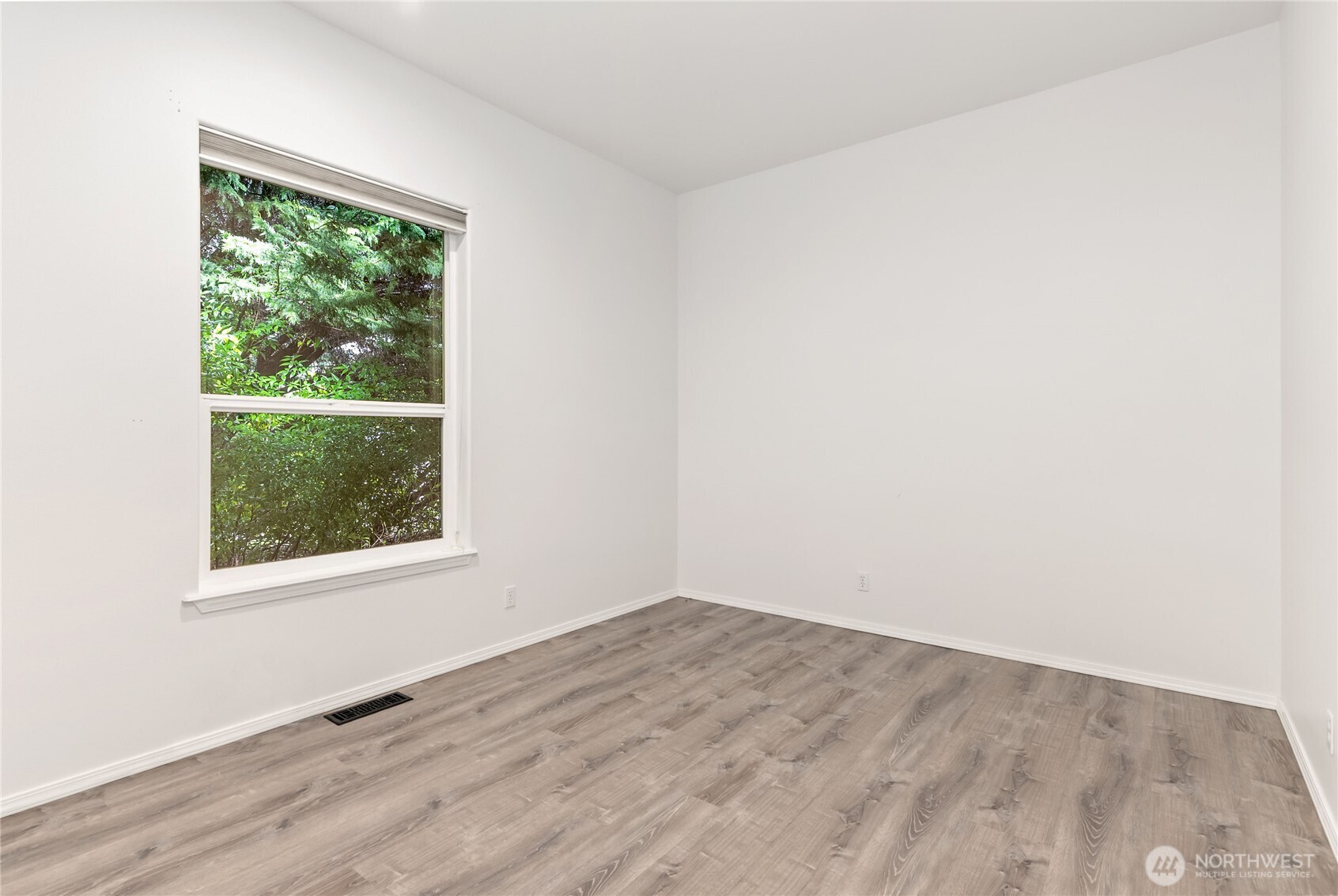 7094 SW Dundee Court , Port Orchard, WA 98367