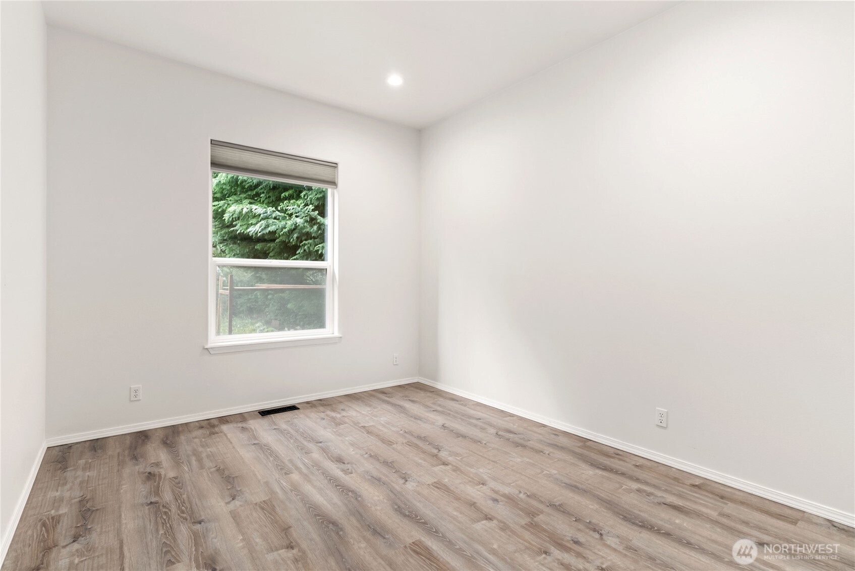 7094 SW Dundee Court , Port Orchard, WA 98367