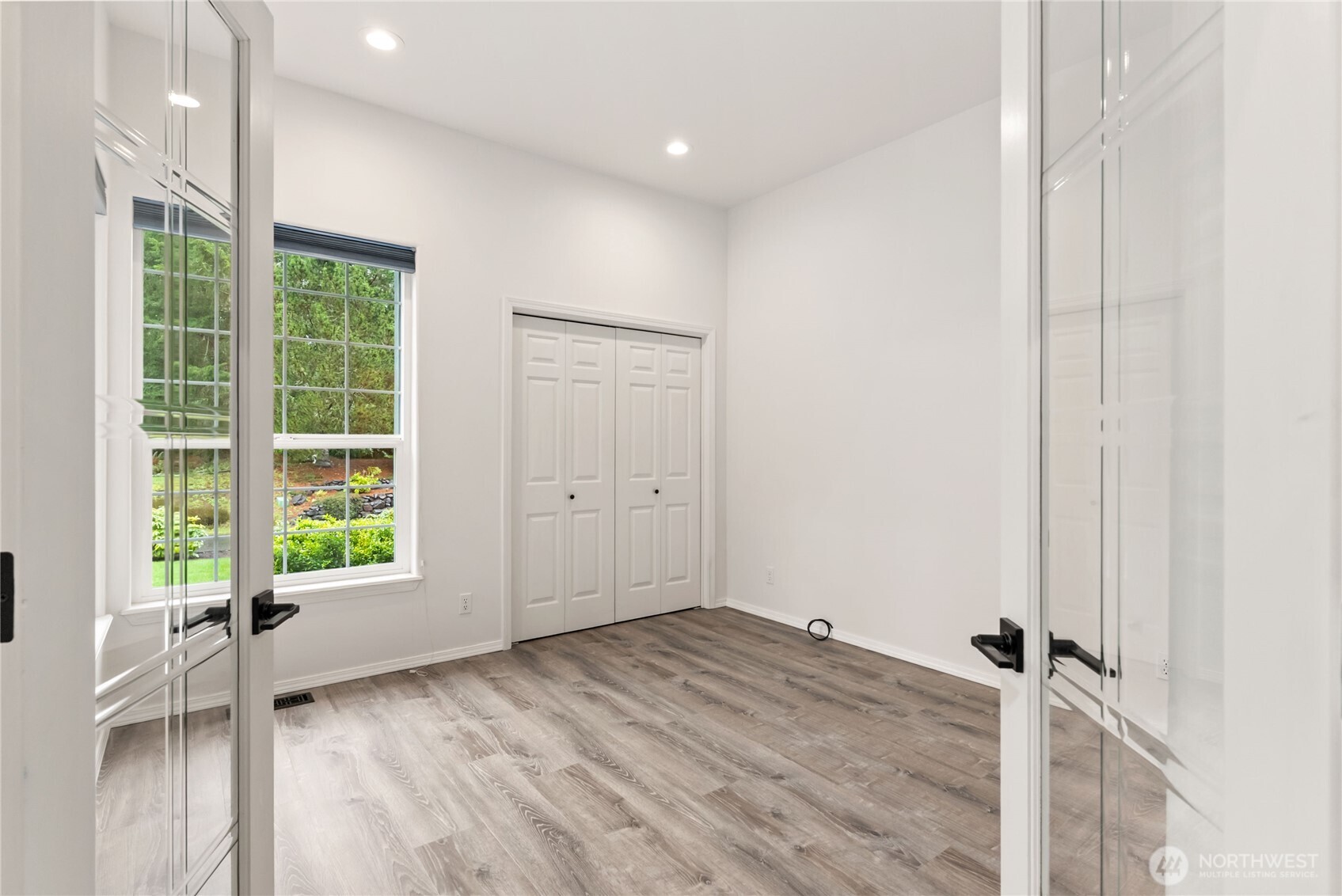 7094 SW Dundee Court , Port Orchard, WA 98367