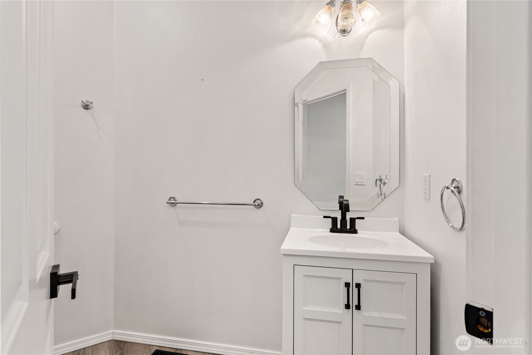 7094 SW Dundee Court , Port Orchard, WA 98367