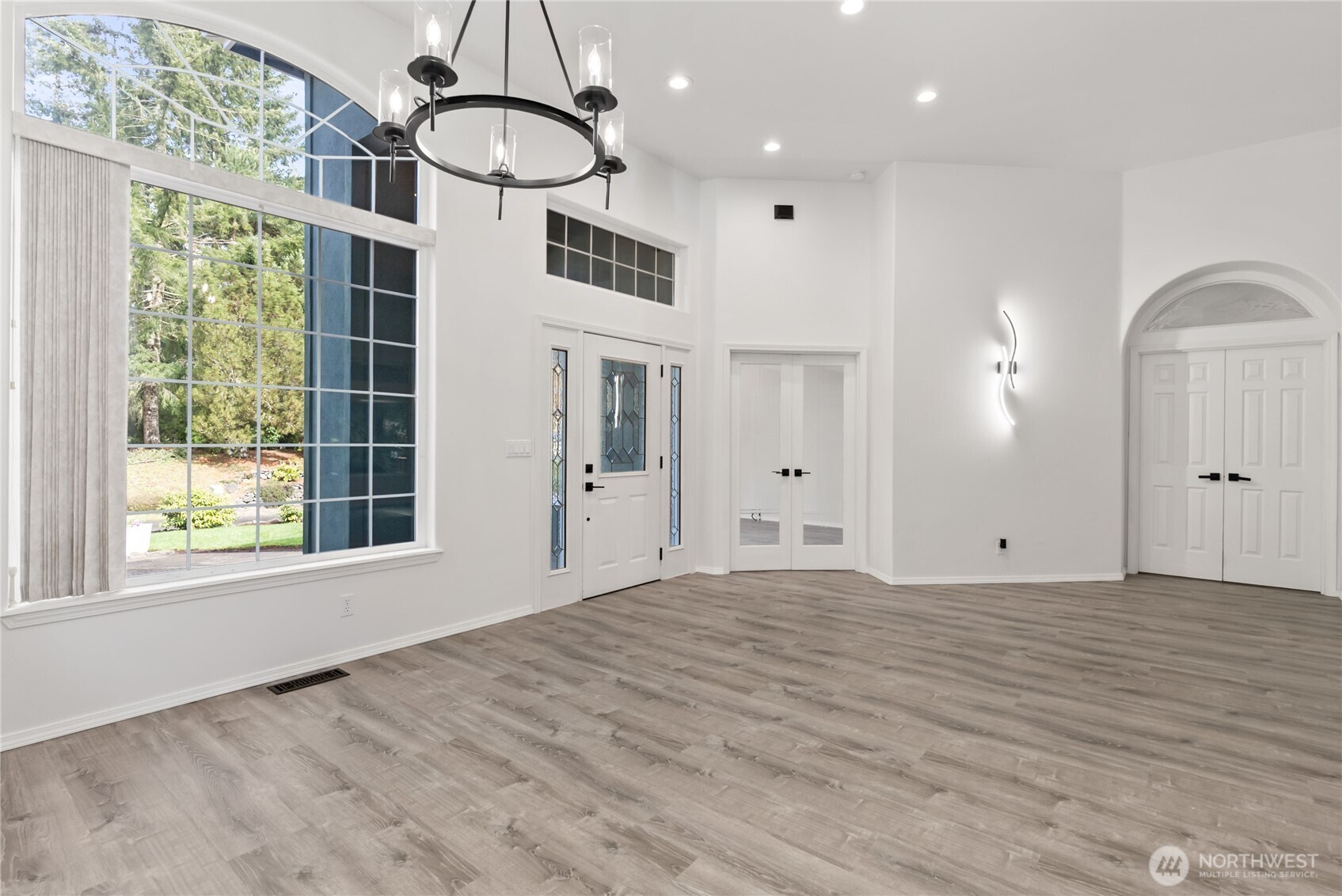 7094 SW Dundee Court , Port Orchard, WA 98367