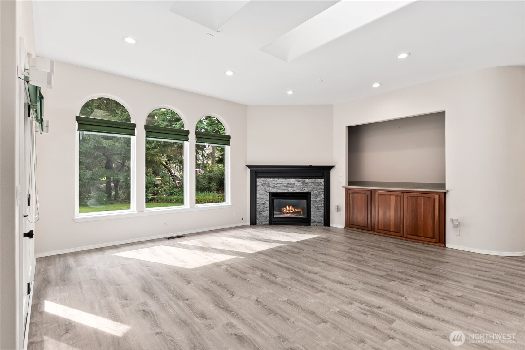 7094 SW Dundee Court , Port Orchard, WA 98367