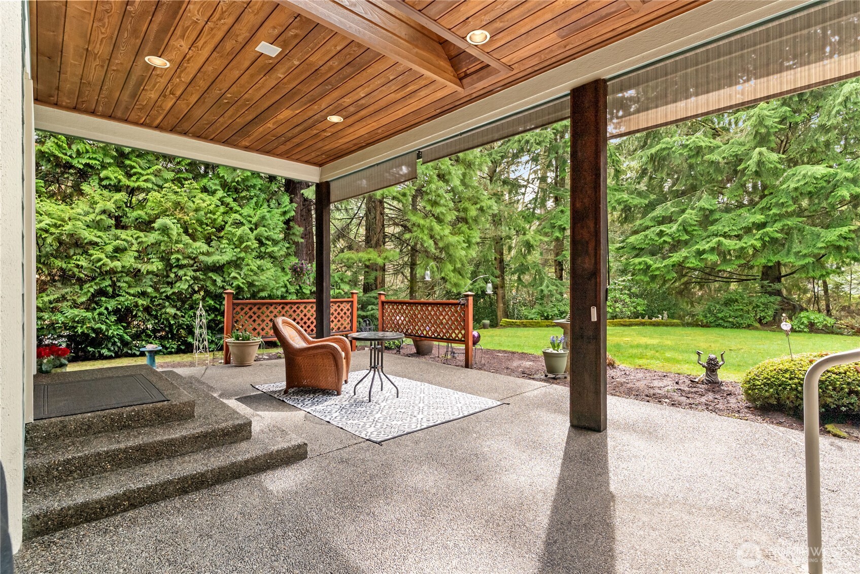 7094 SW Dundee Court , Port Orchard, WA 98367