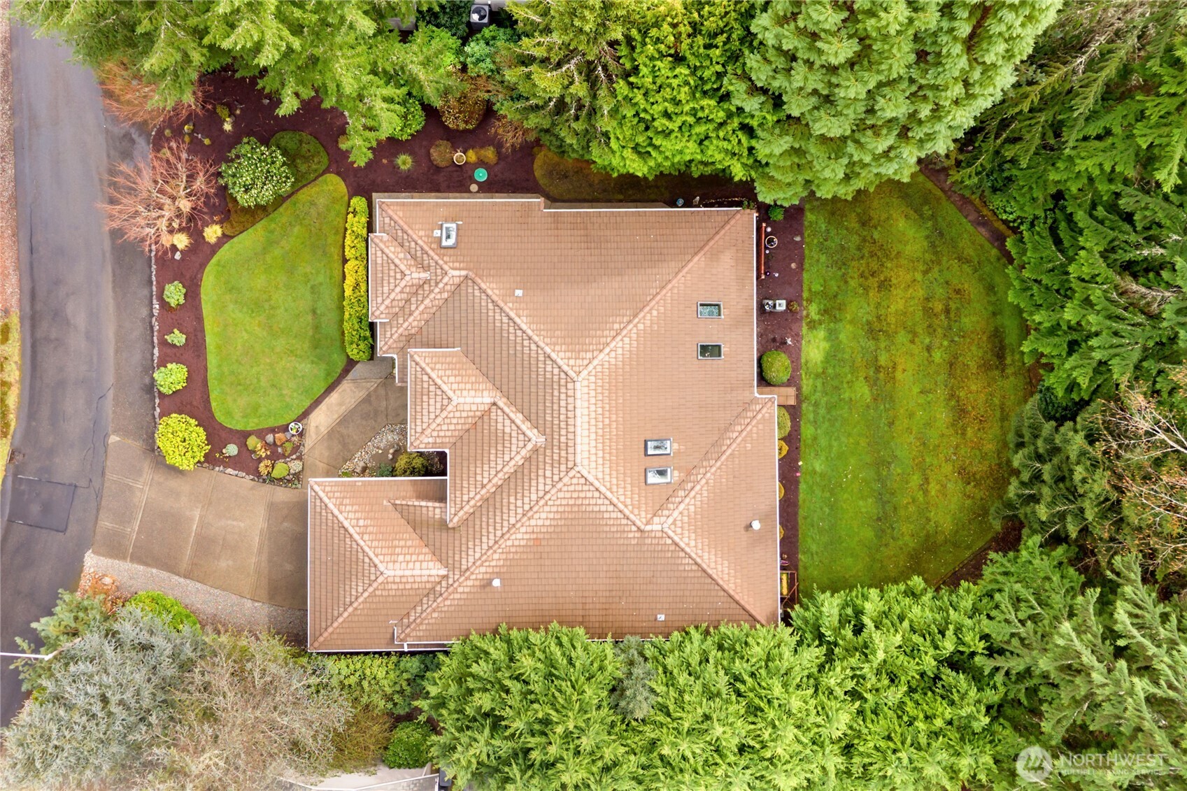 7094 SW Dundee Court , Port Orchard, WA 98367