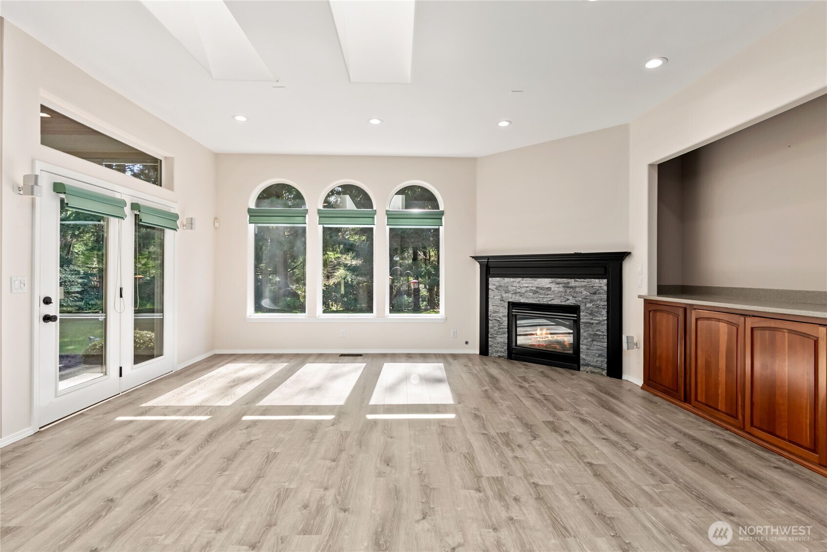 7094 SW Dundee Court , Port Orchard, WA 98367