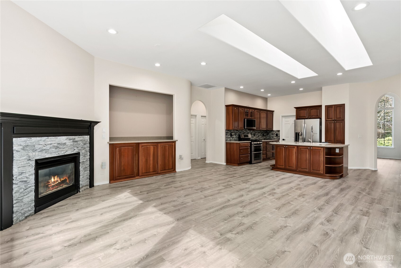 7094 SW Dundee Court , Port Orchard, WA 98367