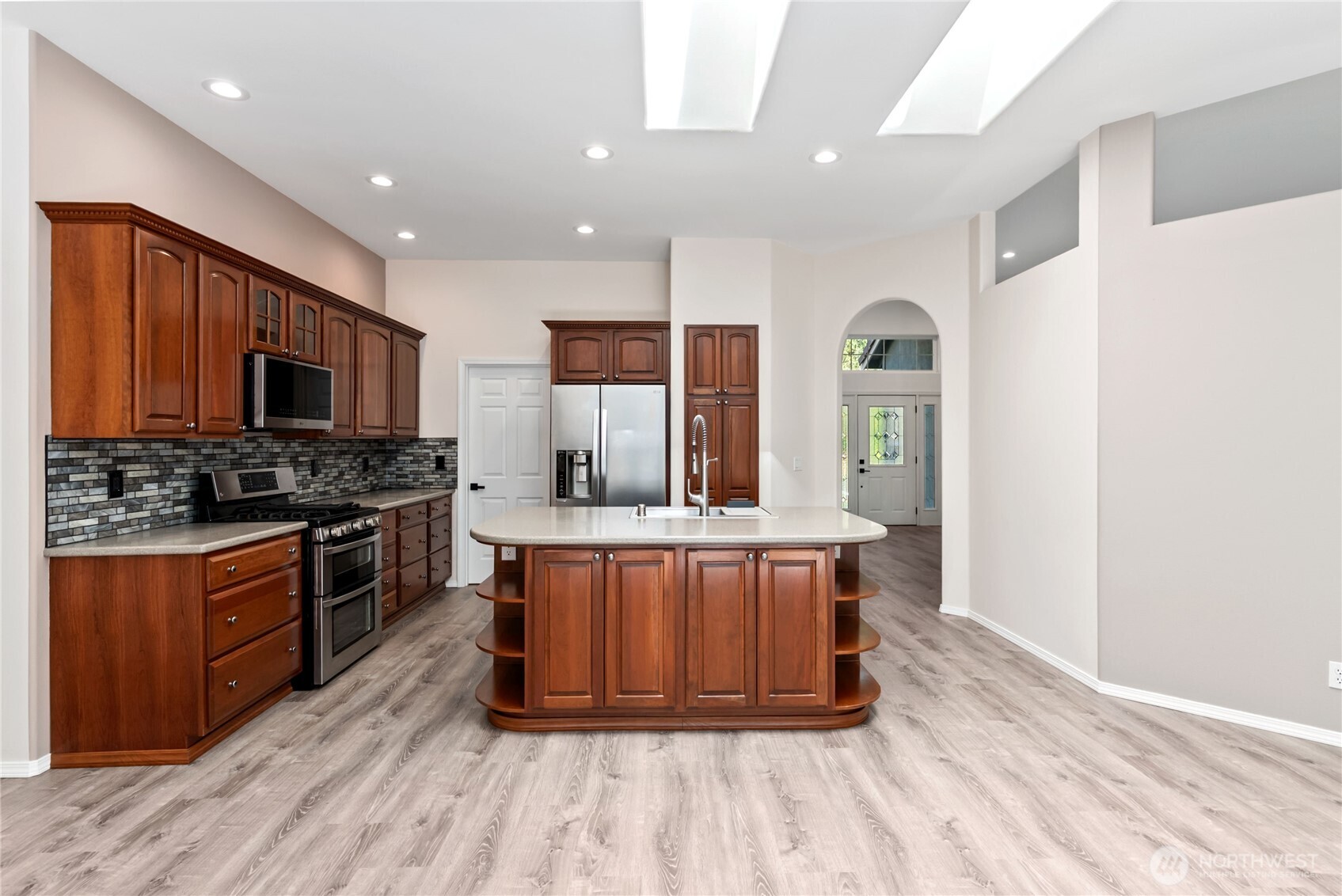 7094 SW Dundee Court , Port Orchard, WA 98367