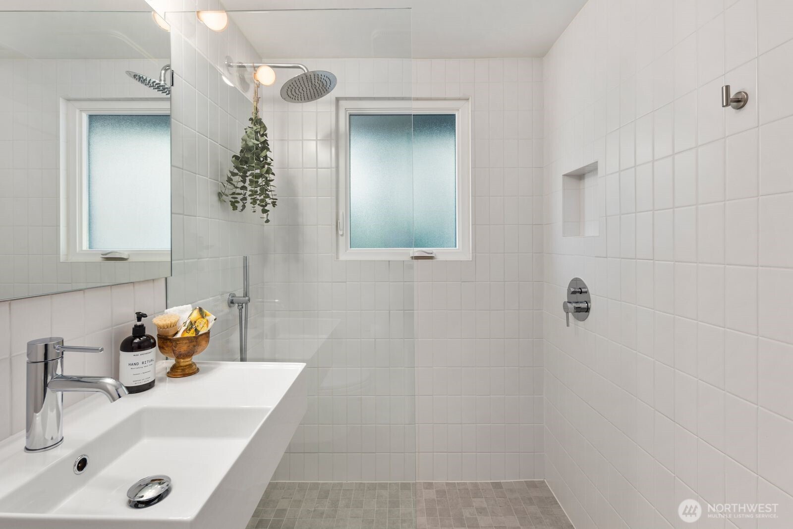 1253 NE 90th Street , Seattle, WA 98115