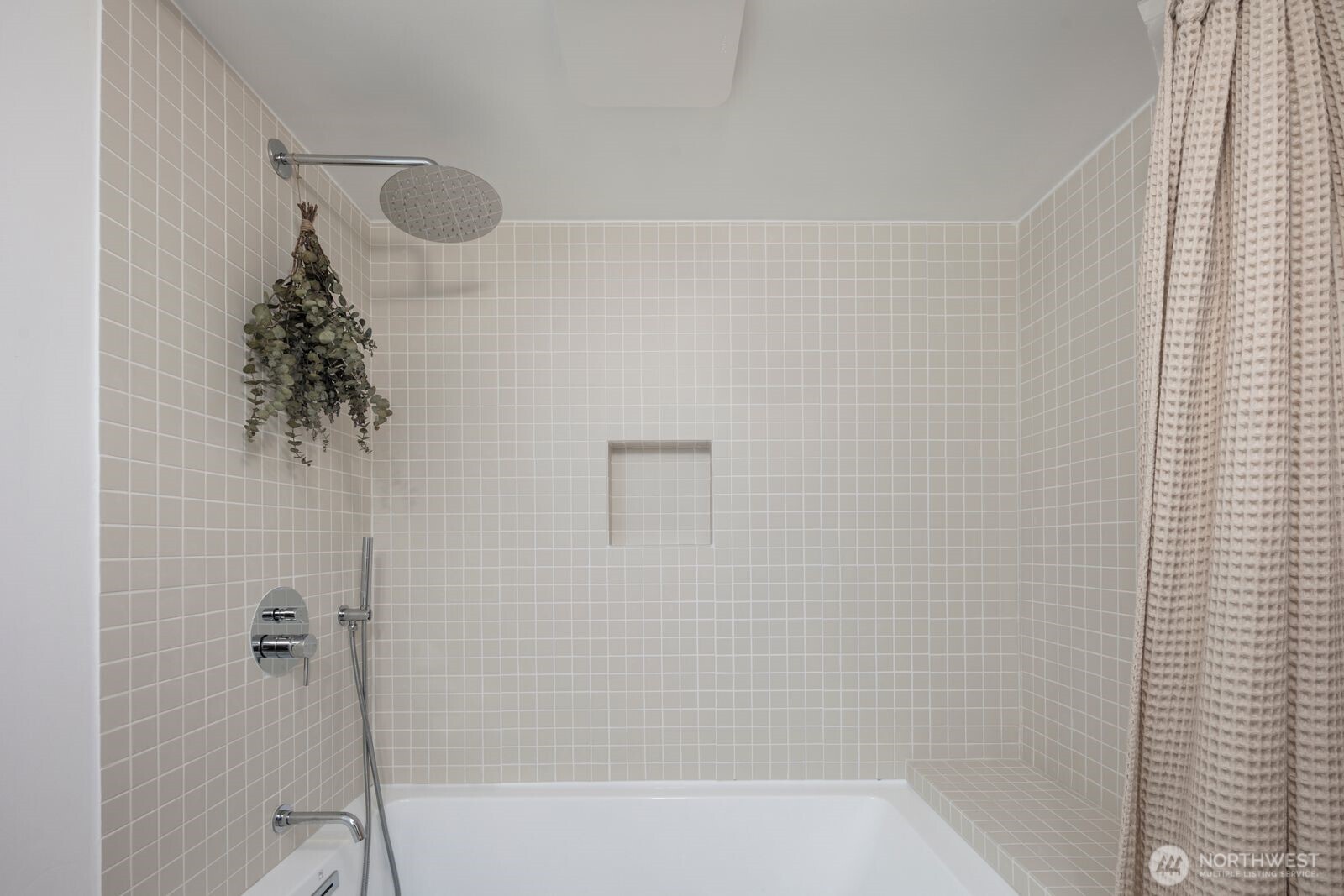 1253 NE 90th Street , Seattle, WA 98115