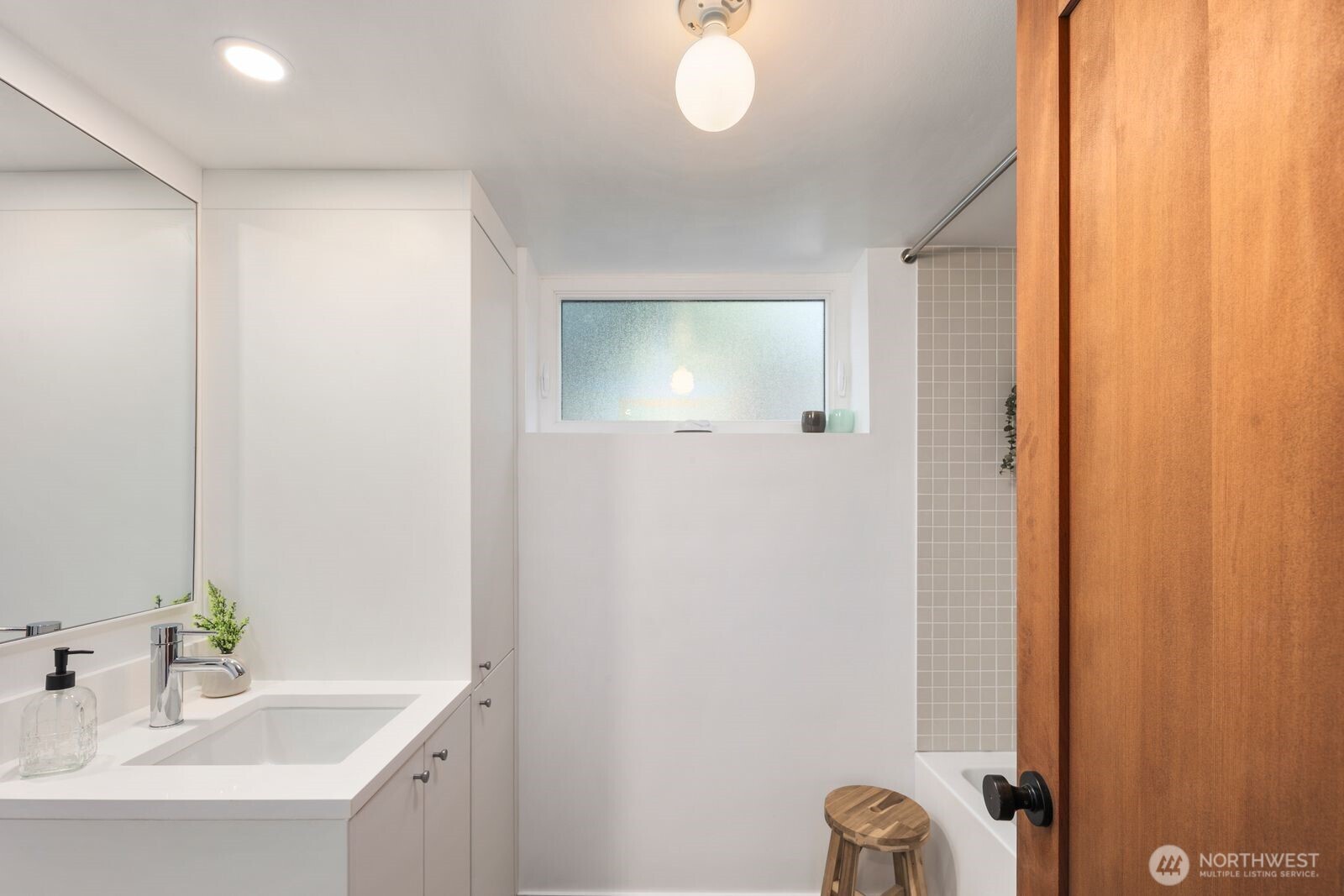 1253 NE 90th Street , Seattle, WA 98115