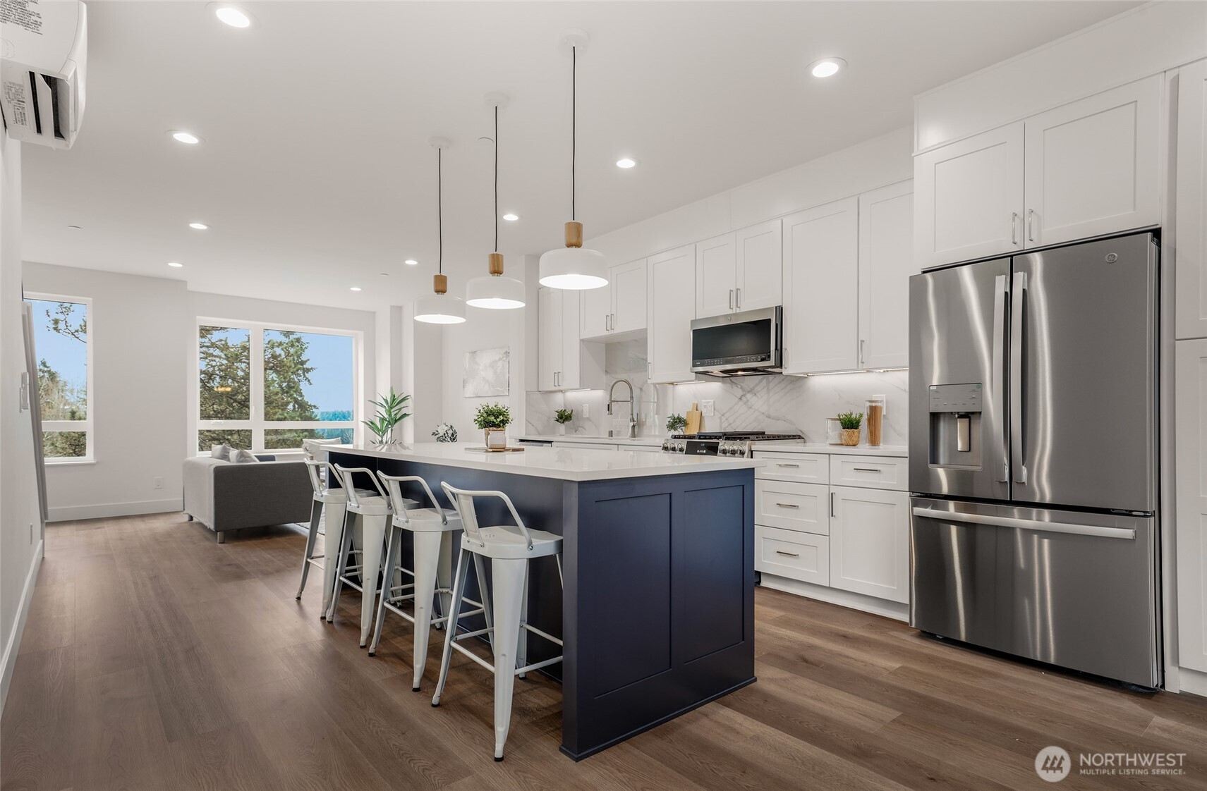 8923 166th Ave NE #101, Redmond, WA 98052