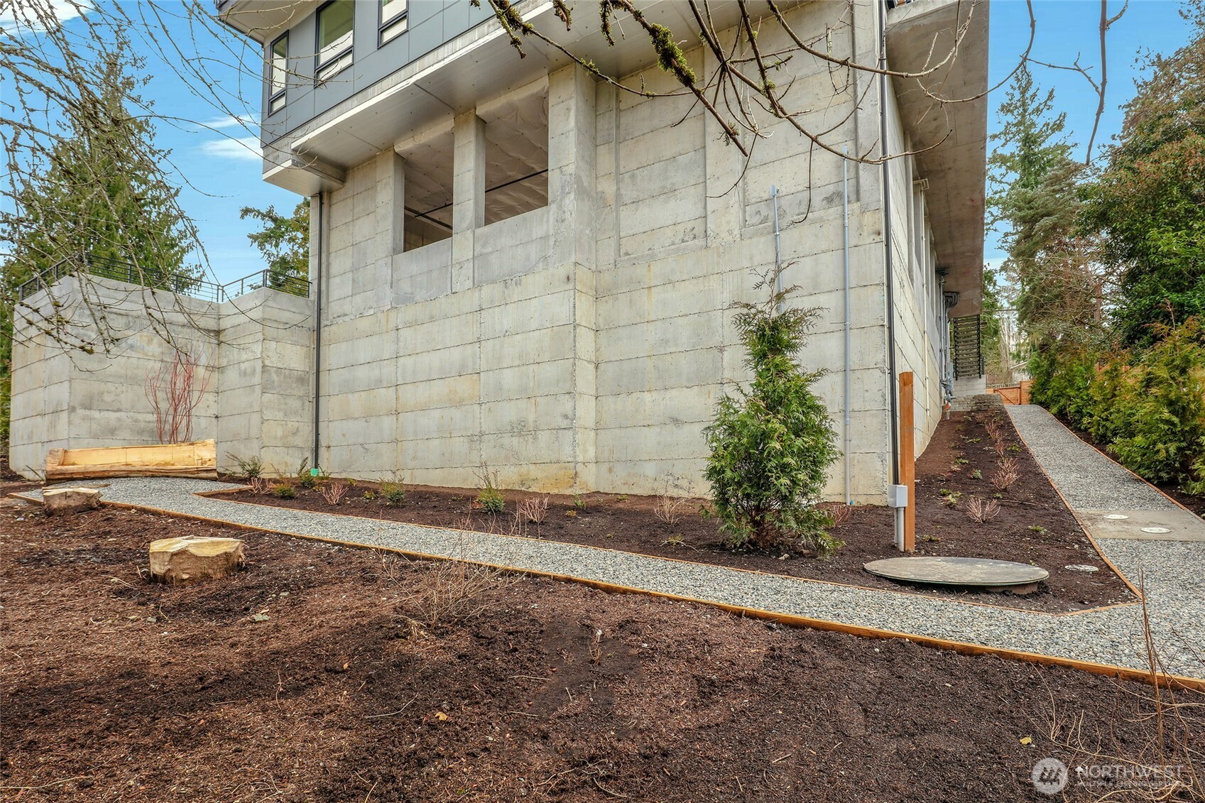 8923 166th Ave NE #101, Redmond, WA 98052