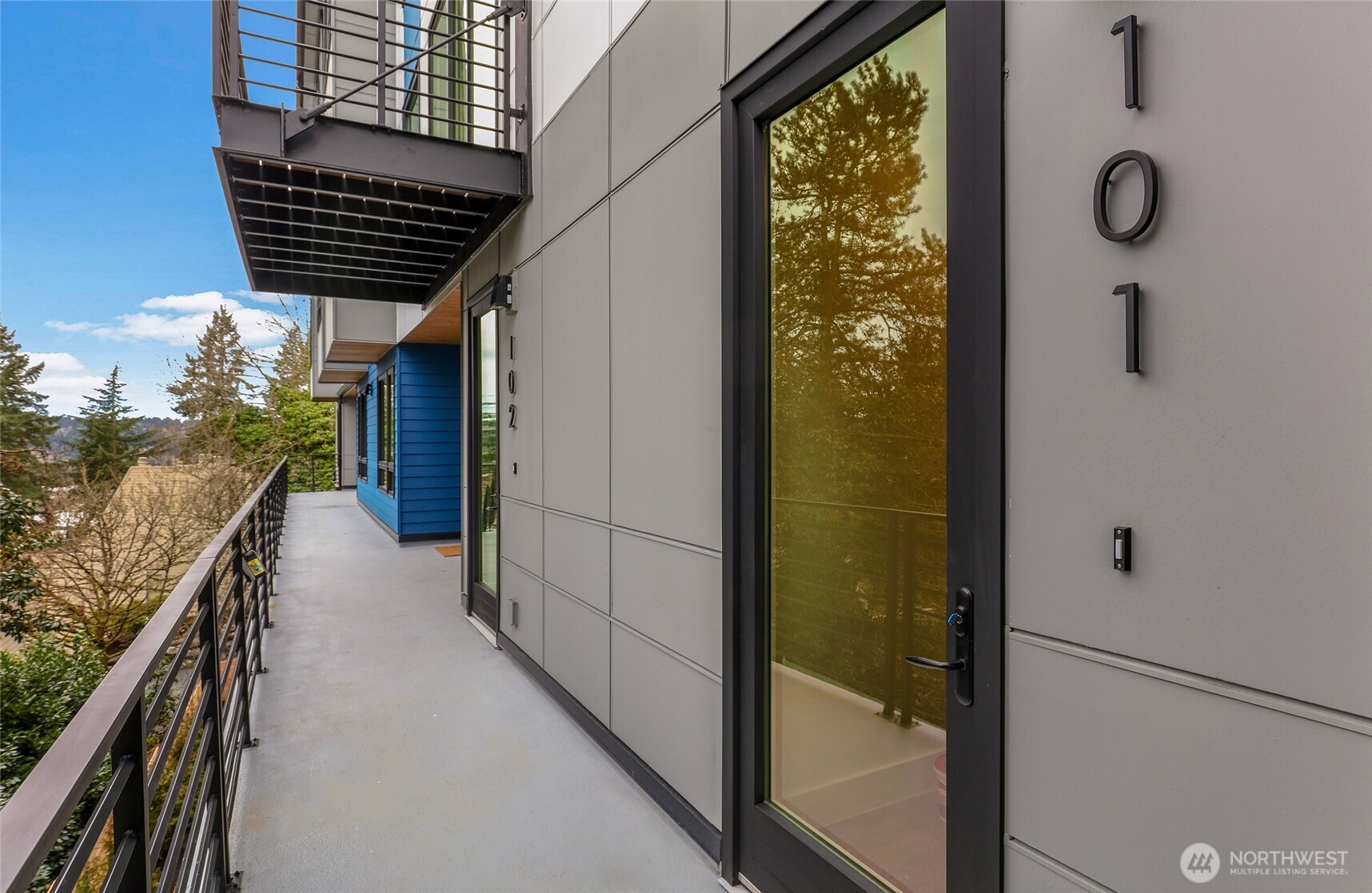 8923 166th Ave NE #101, Redmond, WA 98052