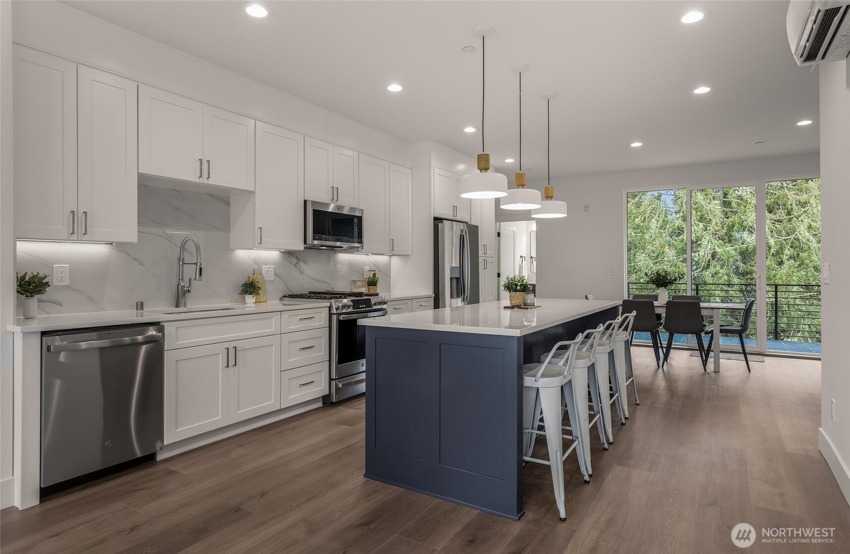 8923 166th Ave NE #101, Redmond, WA 98052