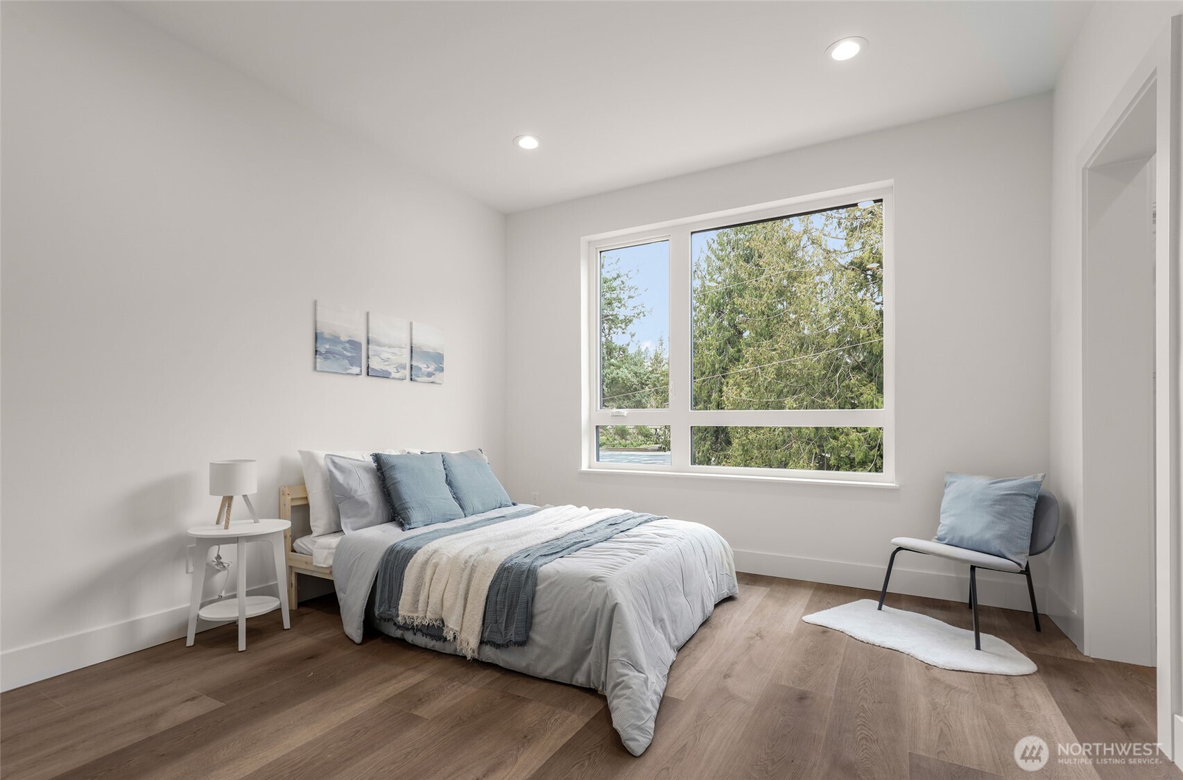 8923 166th Ave NE #101, Redmond, WA 98052