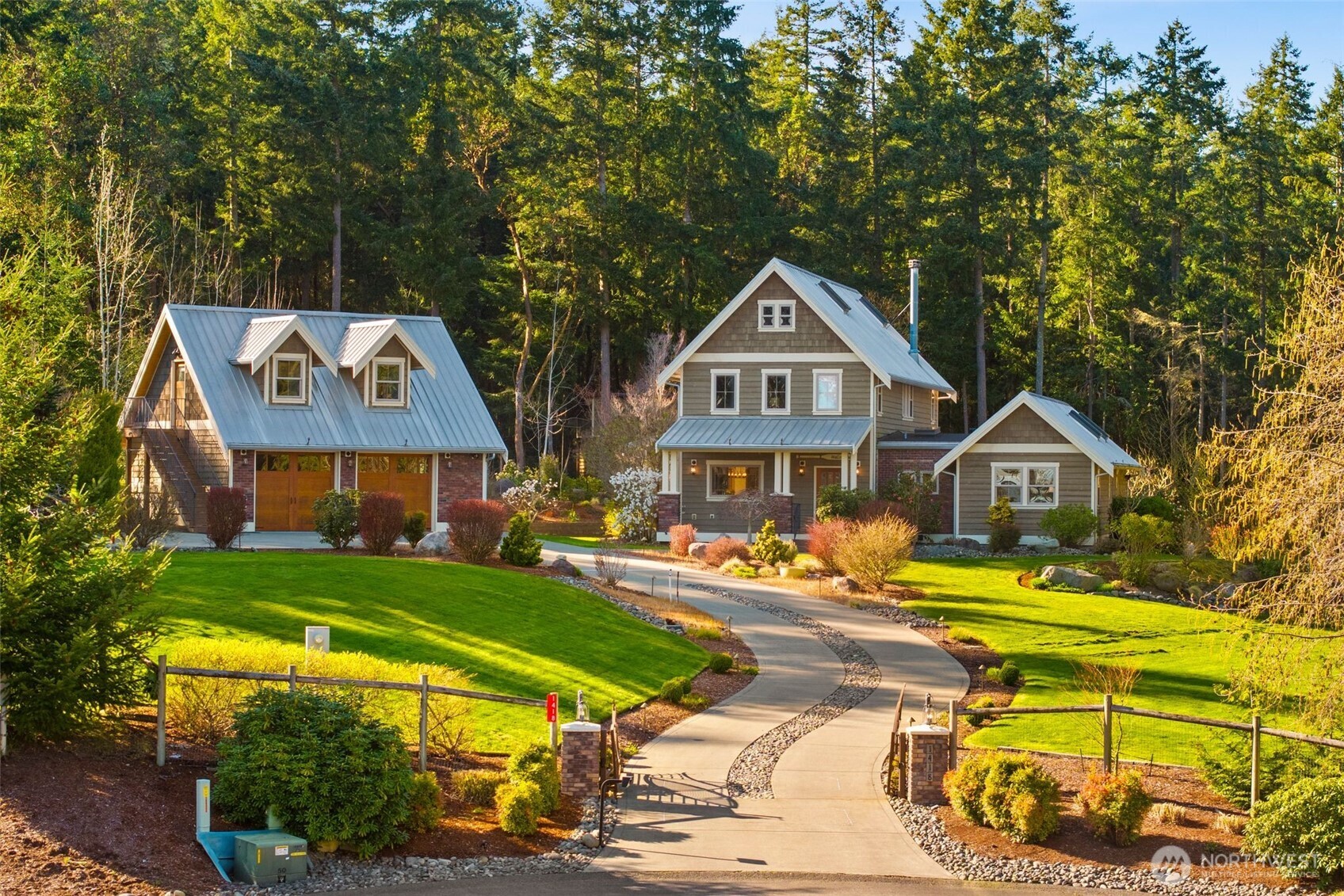 1418 13th Avenue , Fox Island, WA 98333