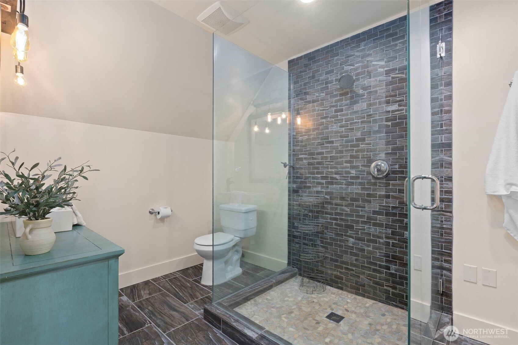 1418 13th Avenue , Fox Island, WA 98333