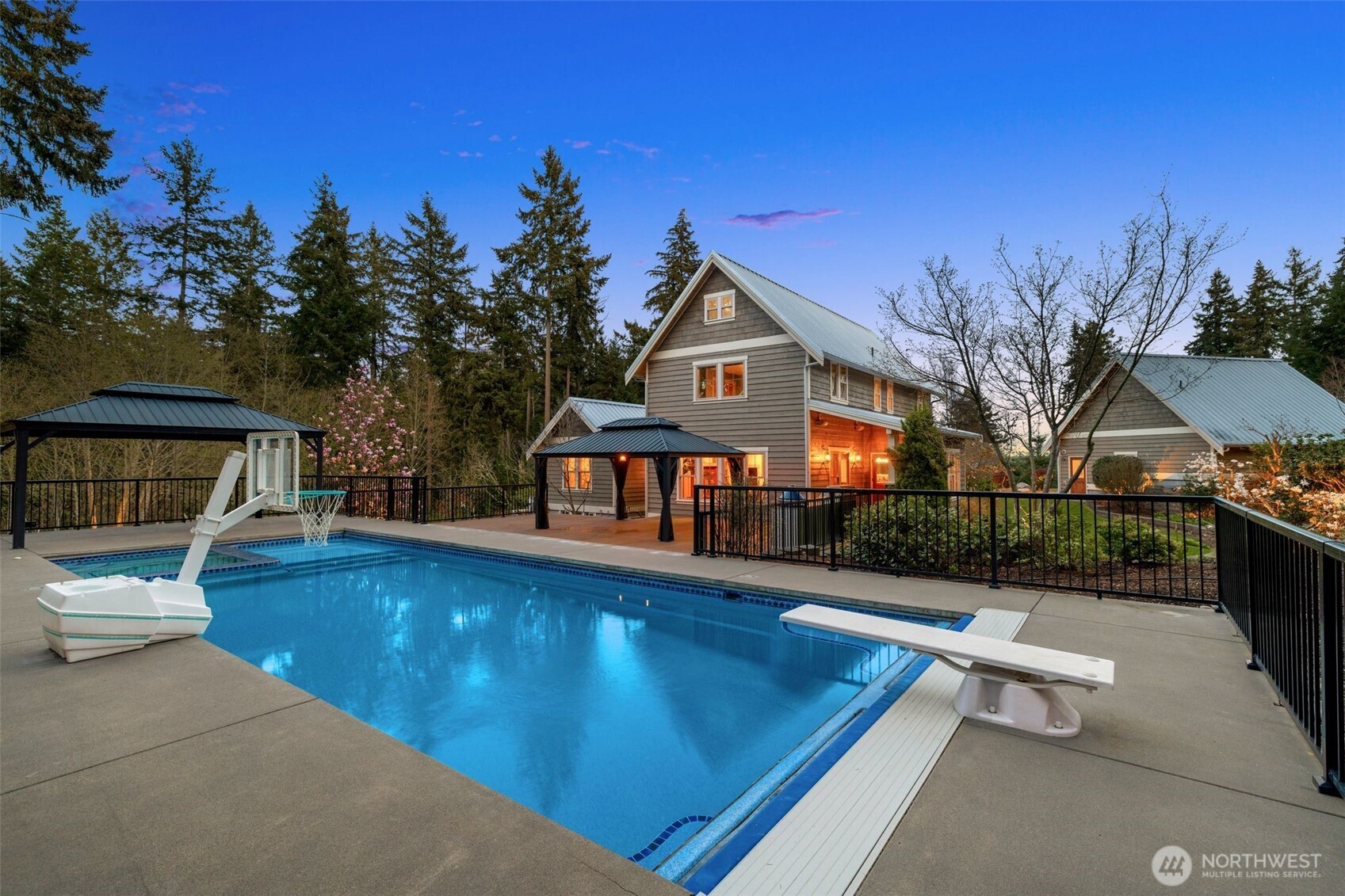 1418 13th Avenue , Fox Island, WA 98333