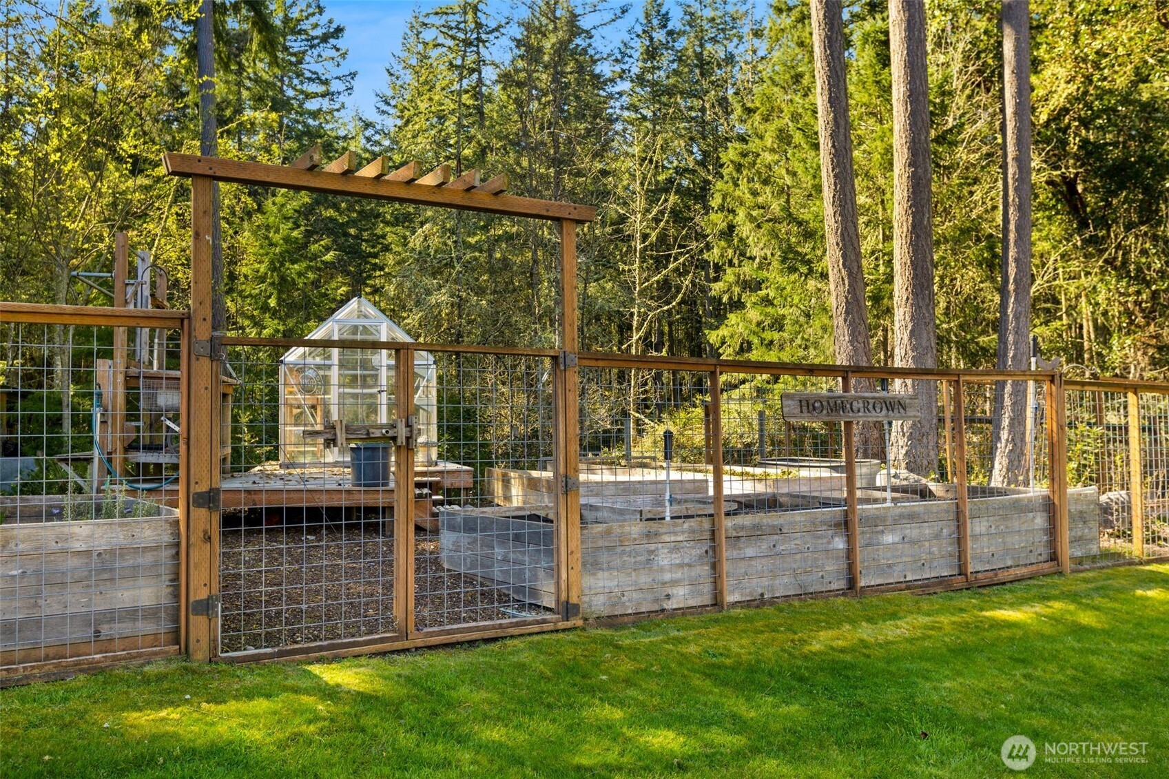 1418 13th Avenue , Fox Island, WA 98333