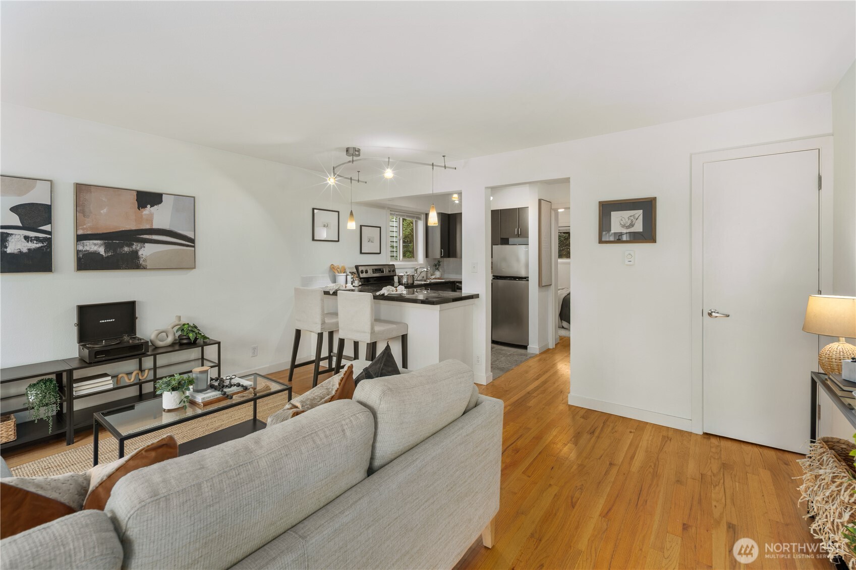 7106 California Avenue SW #101, Seattle, WA 98136