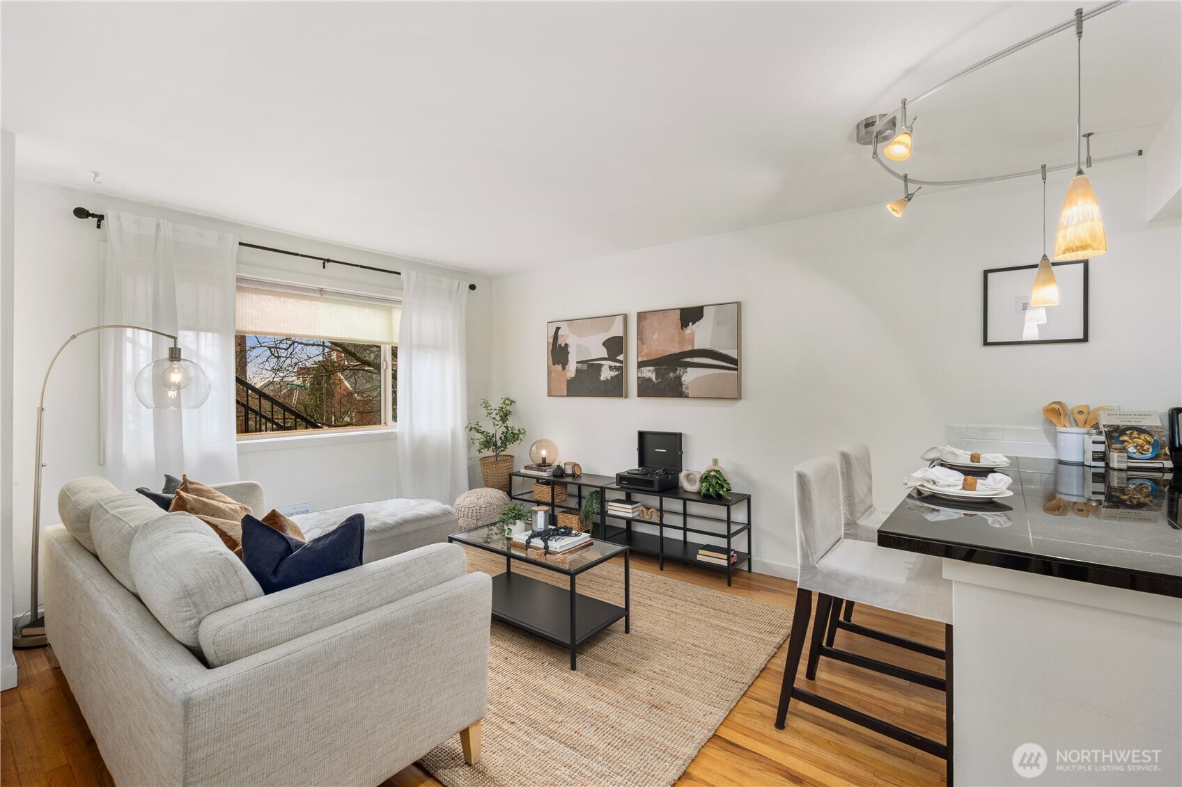 7106 California Avenue SW #101, Seattle, WA 98136