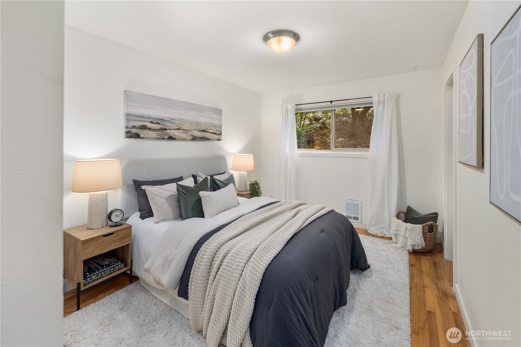 7106 California Avenue SW #101, Seattle, WA 98136