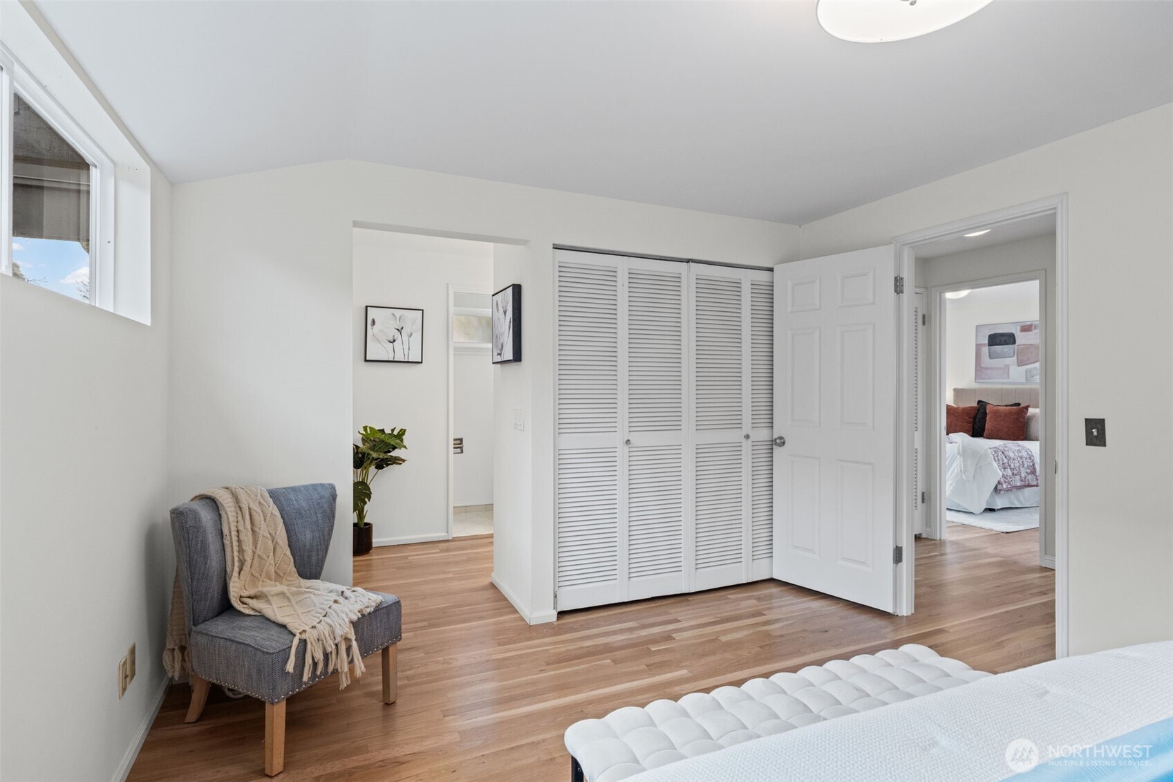 12128 SE 19th Street , Bellevue, WA 98005