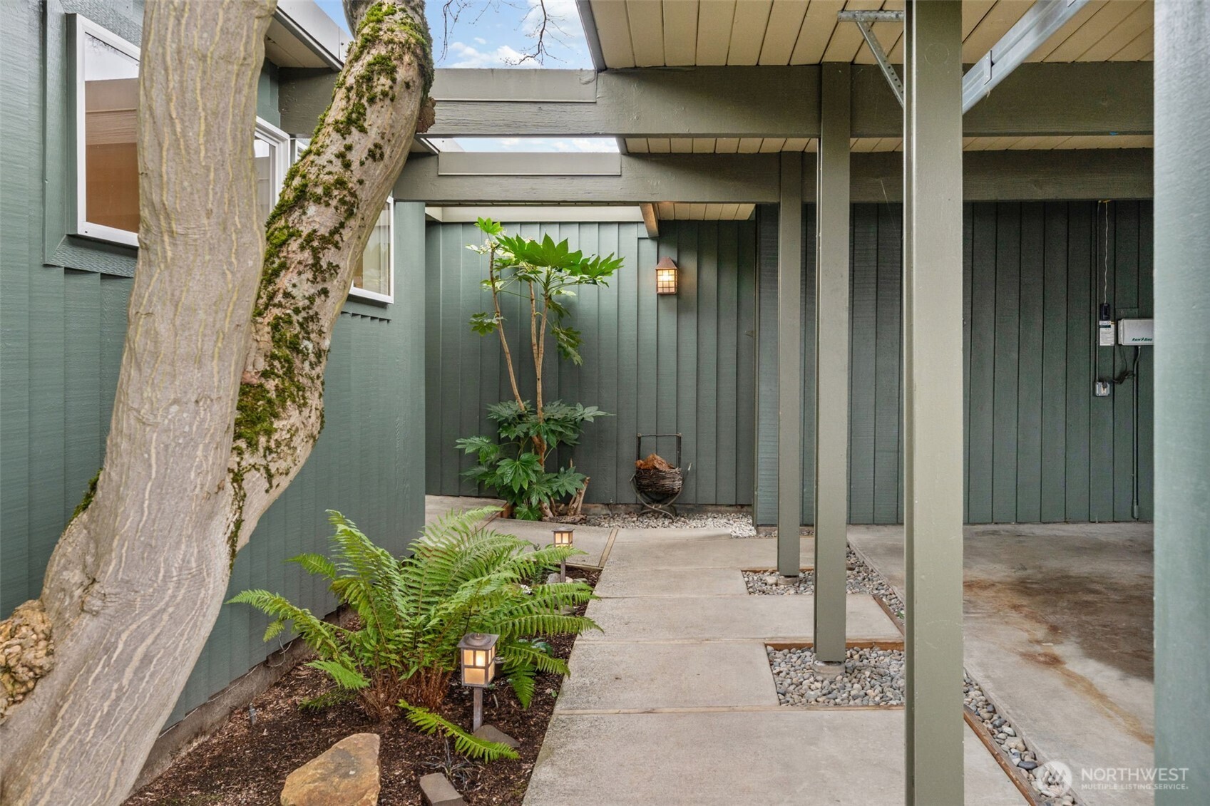 12128 SE 19th Street , Bellevue, WA 98005